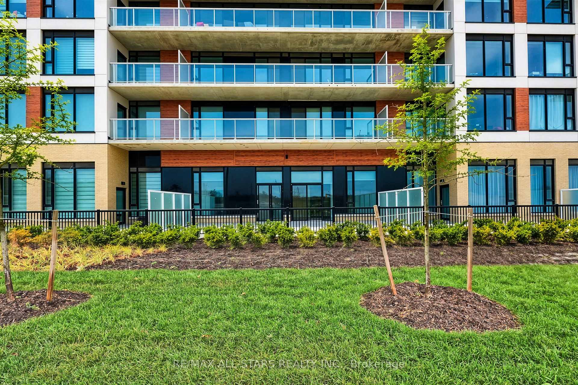 Photo 14 of Unit 124, 2 David Eyer Road, Richmond Hill, Rural Richmond Hill — HOMEH