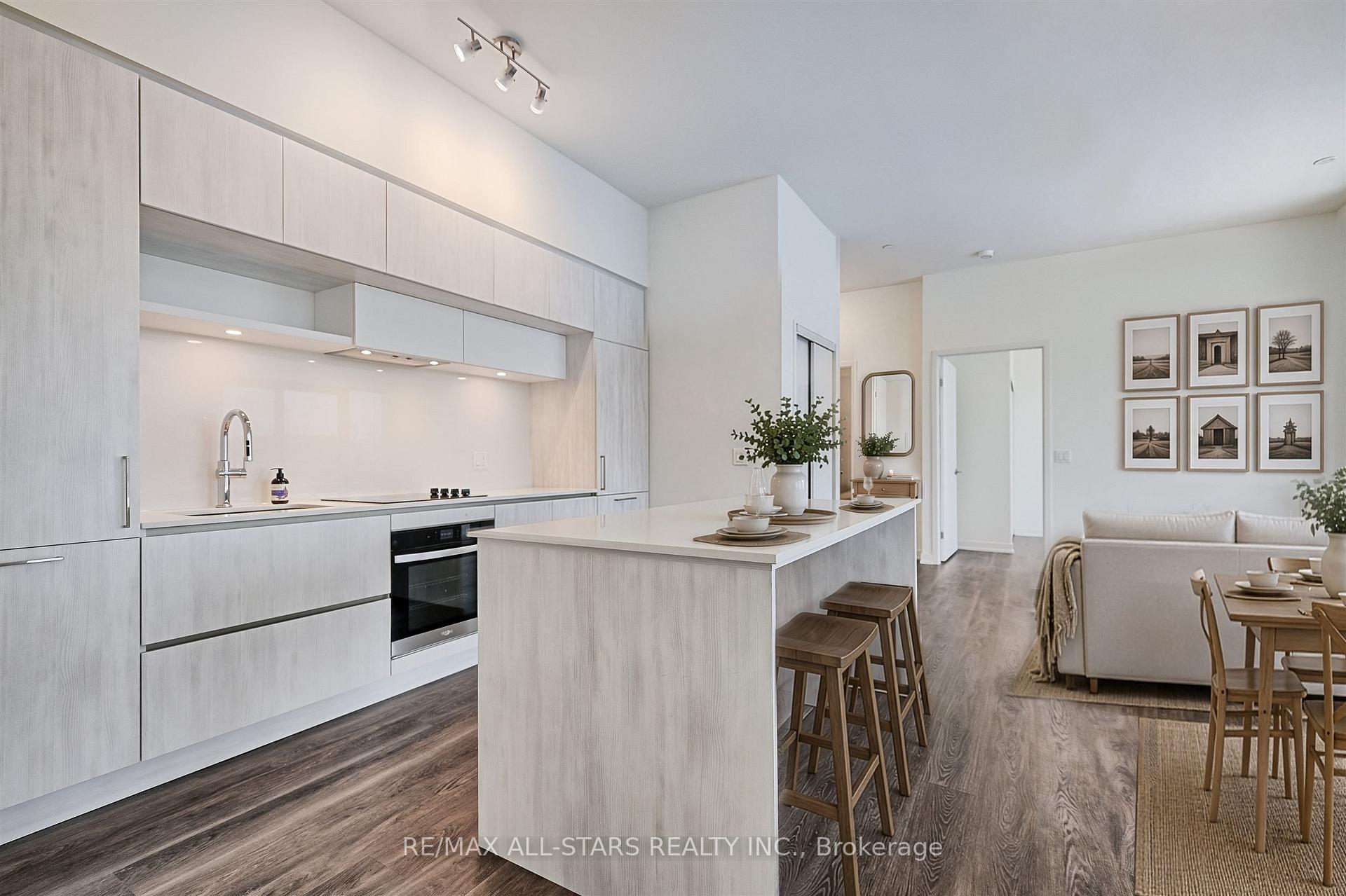 Photo 19 of Unit 124, 2 David Eyer Road, Richmond Hill, Rural Richmond Hill — HOMEH