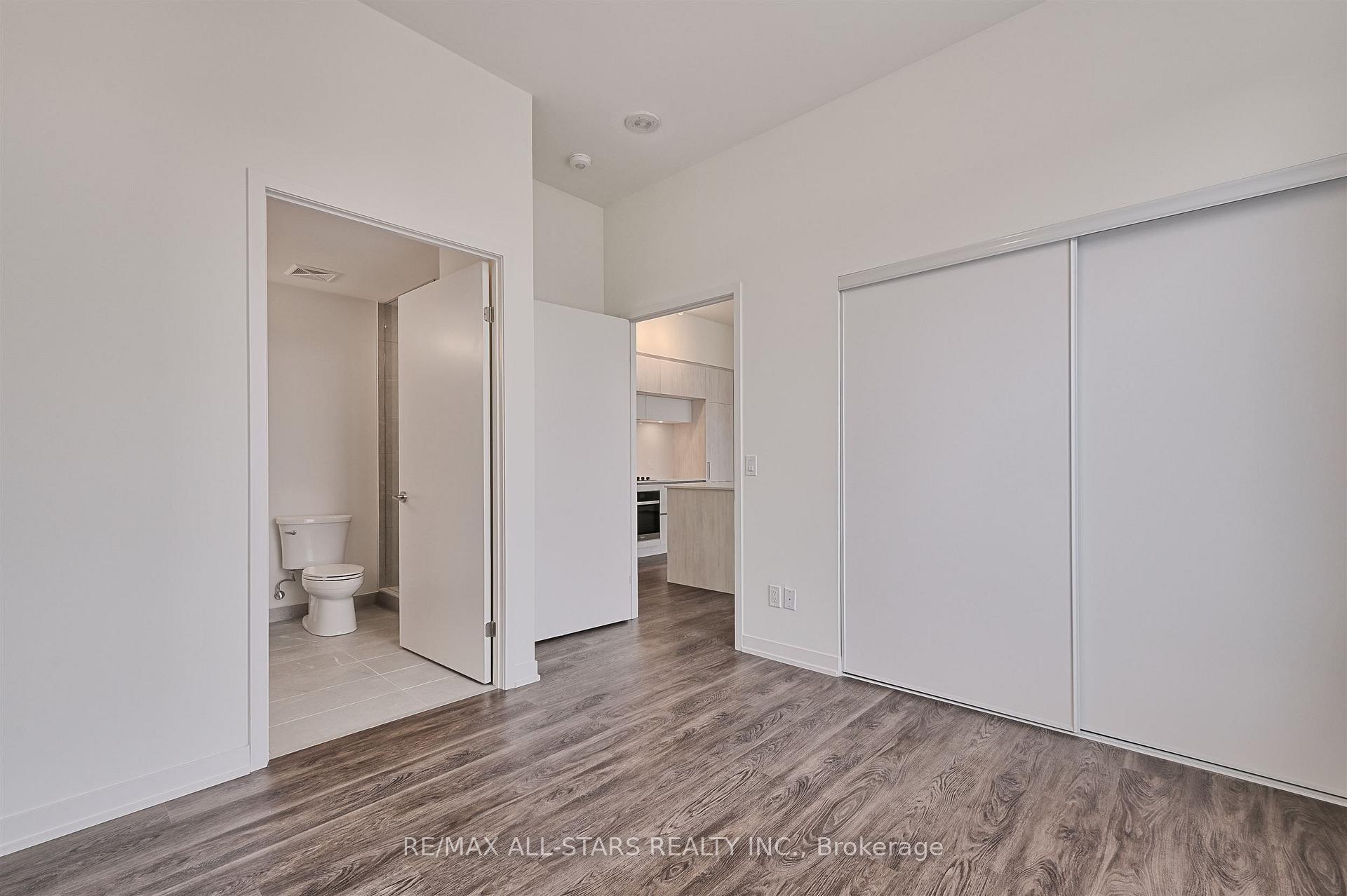 Photo 25 of Unit 124, 2 David Eyer Road, Richmond Hill, Rural Richmond Hill — HOMEH