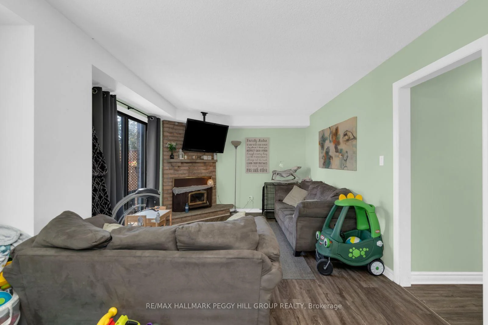 Photo 8 of 187 Johnson Street, Barrie, Grove East — HOMEH