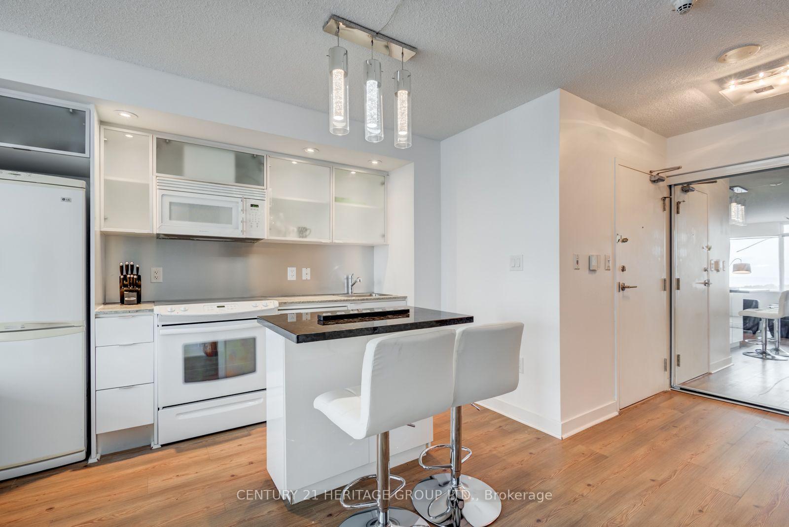 Photo 5 of Unit 2908, 25 Telegram Mews, Toronto, Waterfront Communities — HOMEH