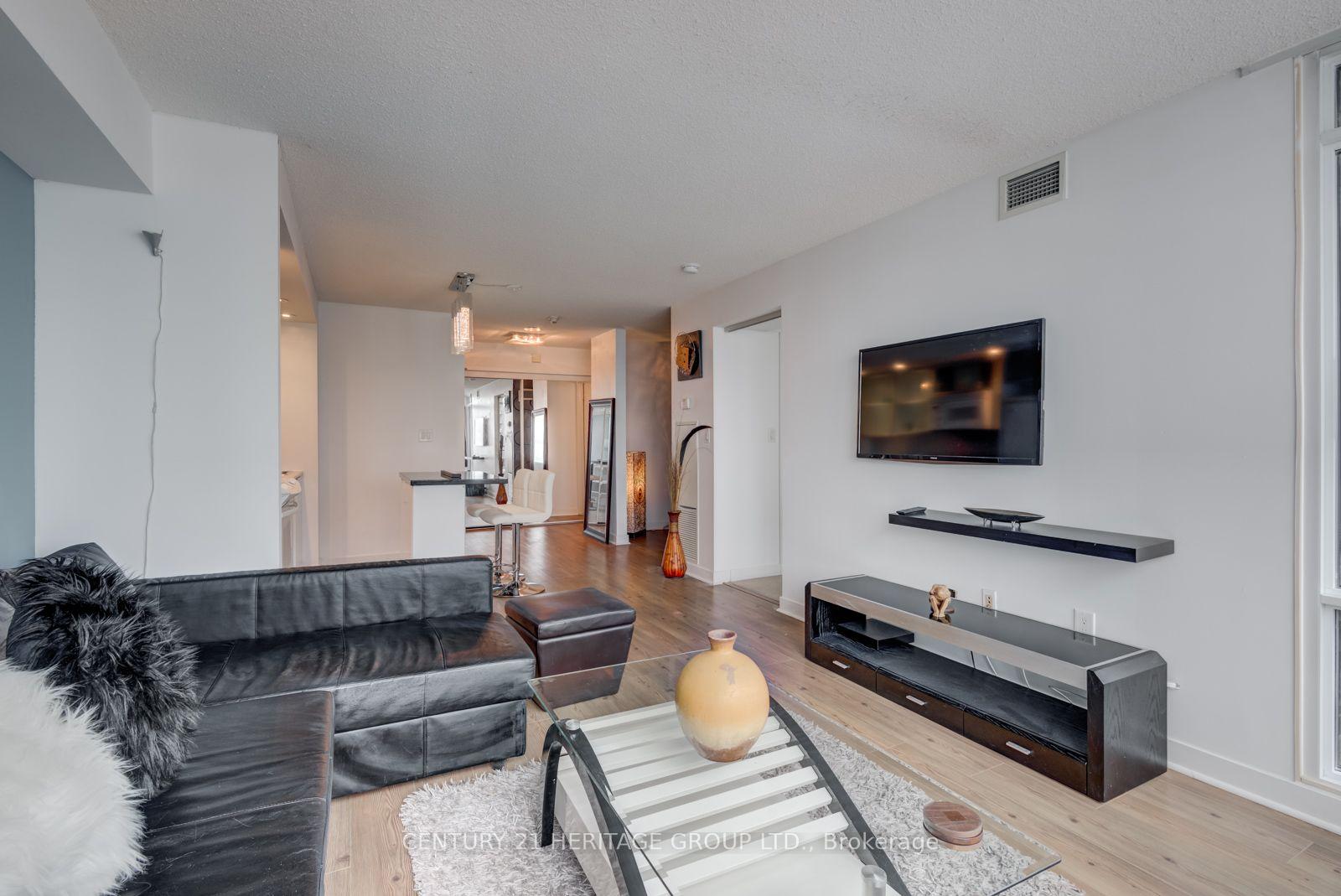 Photo 6 of Unit 2908, 25 Telegram Mews, Toronto, Waterfront Communities — HOMEH