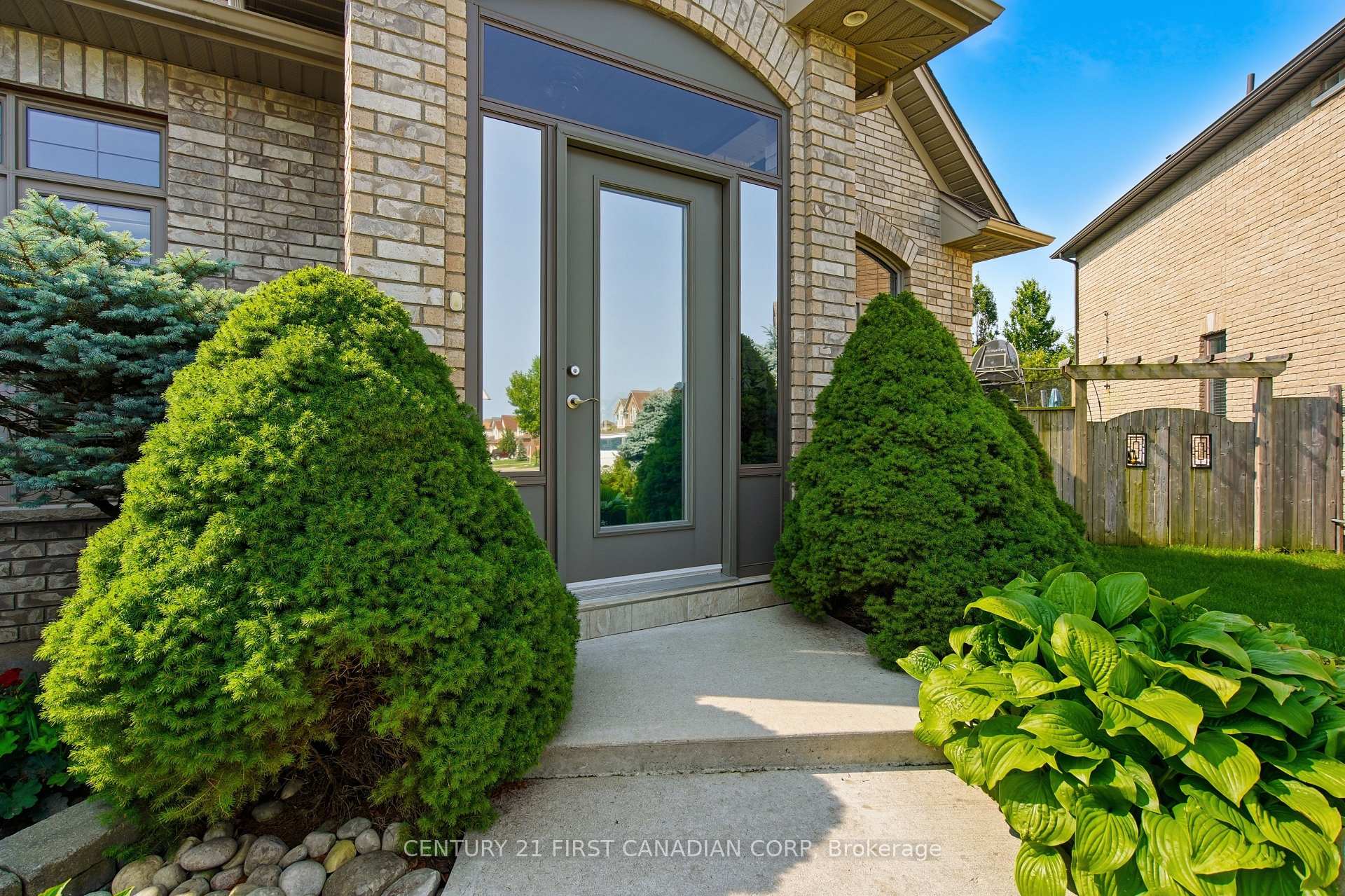 Photo 6 of 2285 Lilac Avenue, London, South K — HOMEH