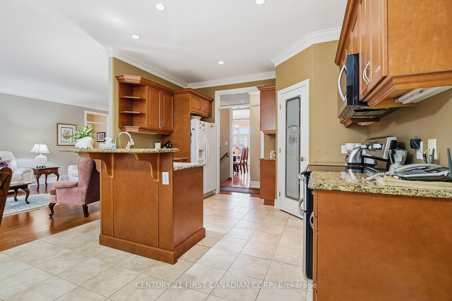 Photo 23 of 2285 Lilac Avenue, London, South K — HOMEH