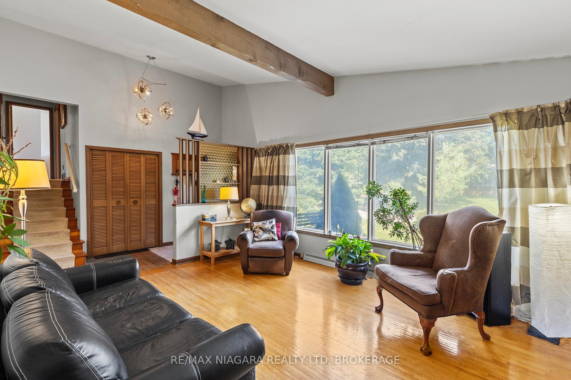 Photo 7 of 8 Cullen Drive, St. Catharines, Glendale/Glenridge — HOMEH