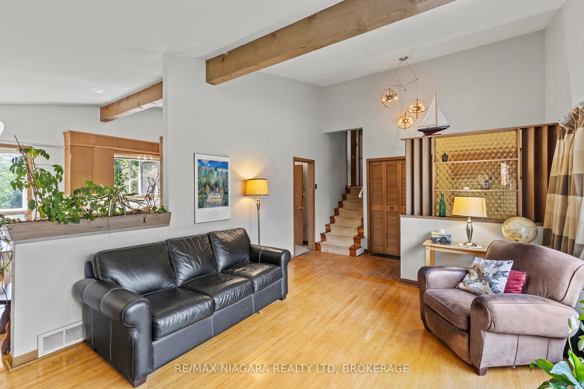 Photo 8 of 8 Cullen Drive, St. Catharines, Glendale/Glenridge — HOMEH