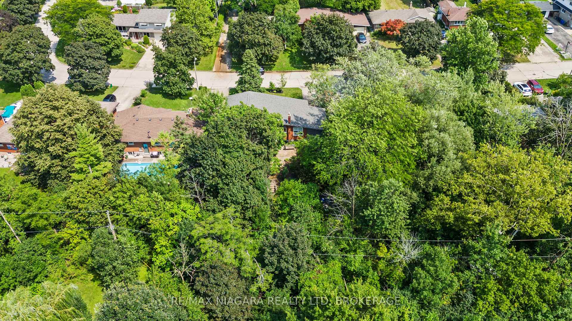 Photo 34 of 8 Cullen Drive, St. Catharines, Glendale/Glenridge — HOMEH