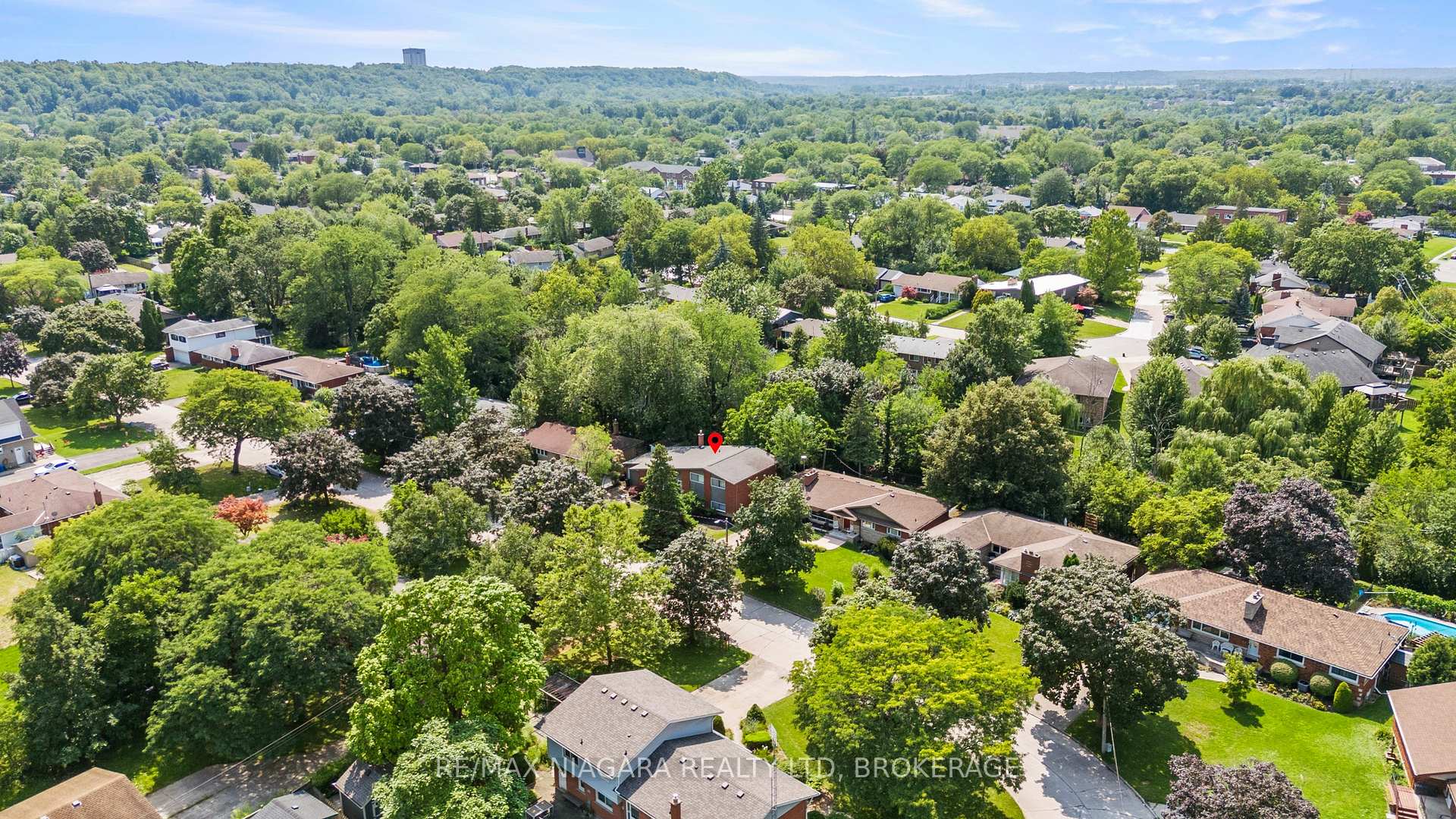 Photo 36 of 8 Cullen Drive, St. Catharines, Glendale/Glenridge — HOMEH