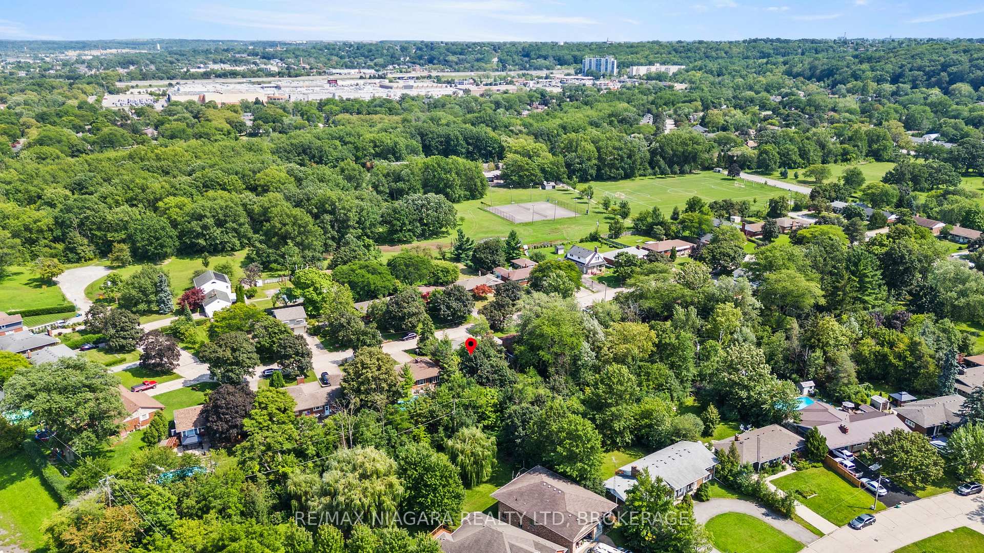 Photo 37 of 8 Cullen Drive, St. Catharines, Glendale/Glenridge — HOMEH