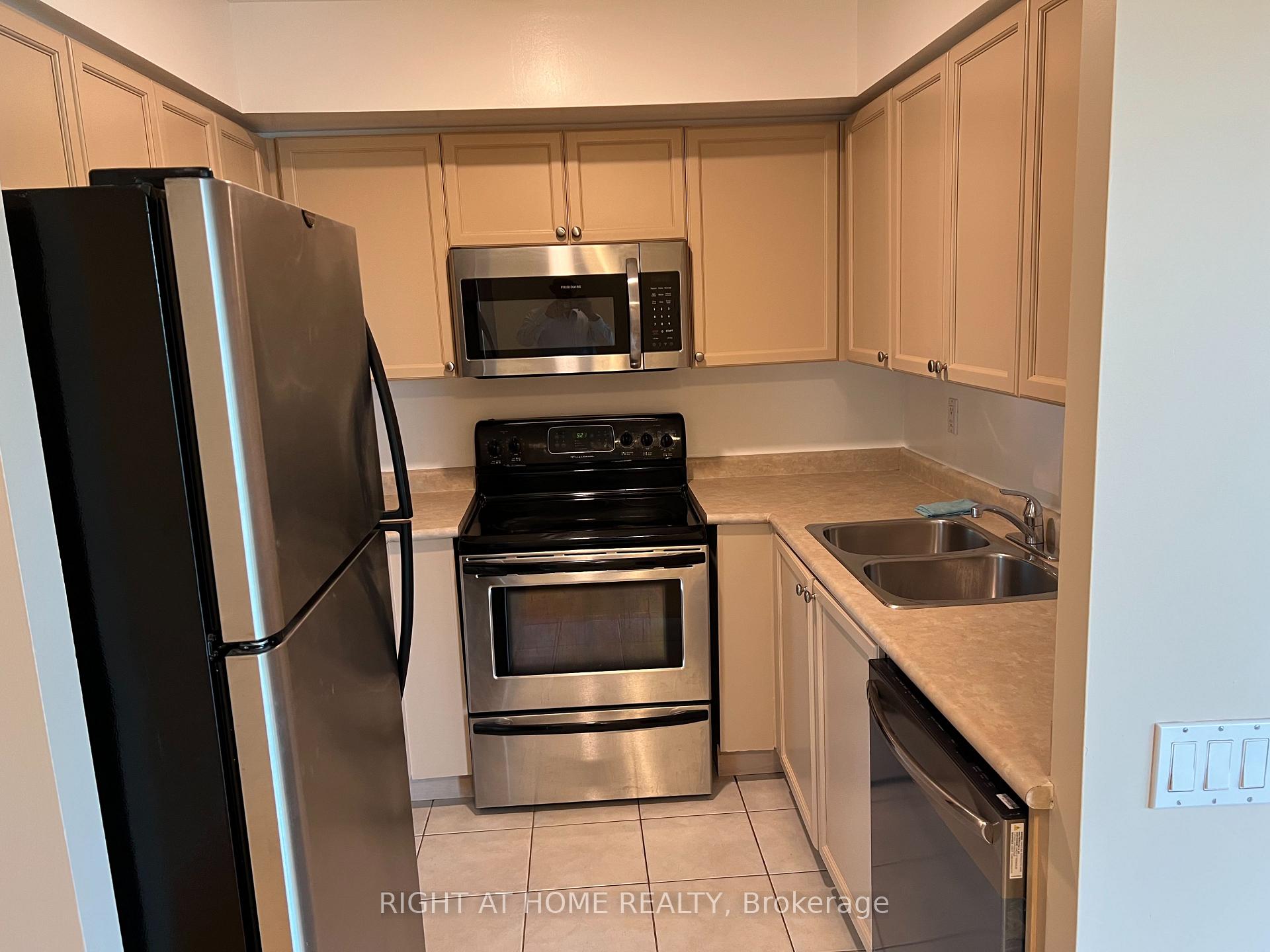 Photo 7 of Unit 503, 30 Harrison Garden Boulevard, North York, Willowdale East — HOMEH