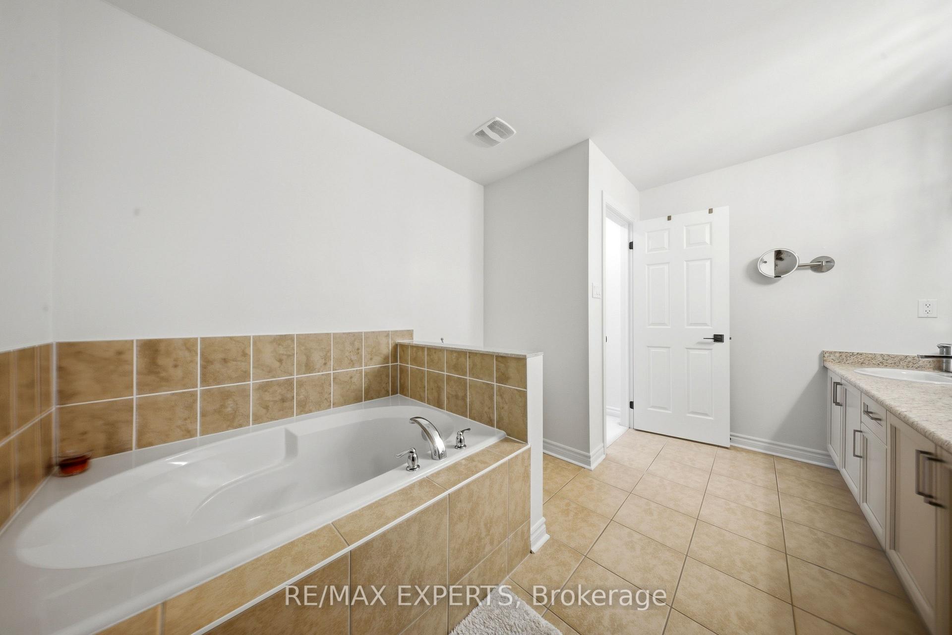 Photo 31 of 354 Hobbs Crescent, Milton, Clarke — HOMEH