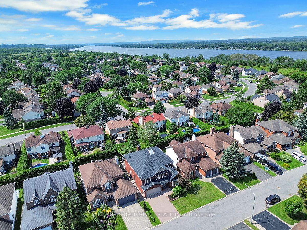Photo 3 of 6192 Ravine Way, Ottawa, Convent Glen — HOMEH