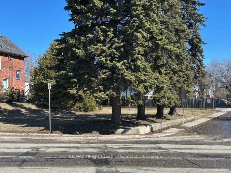 Photo 2 of 372 PT Red River Road, Thunder Bay, College Heights — HOMEH