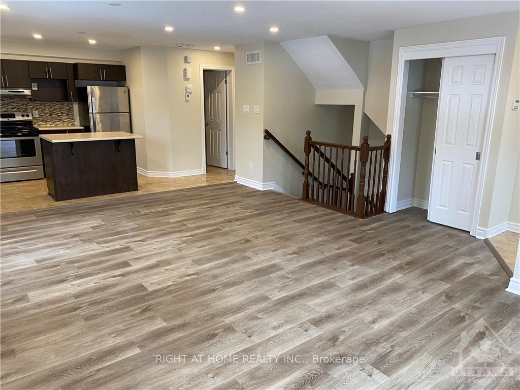 Photo 3 of 286 Titanium Private, Ottawa, Convent Glen North — HOMEH