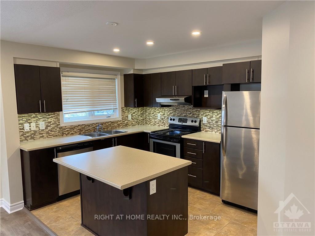 Photo 4 of 286 Titanium Private, Ottawa, Convent Glen North — HOMEH