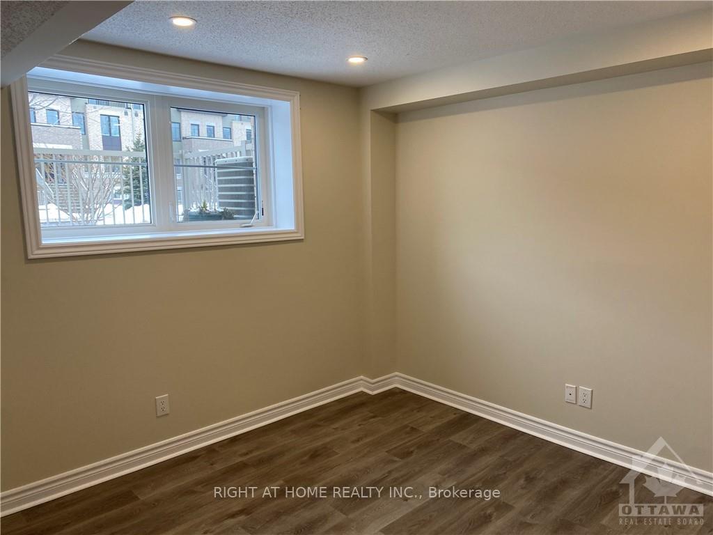 Photo 12 of 286 Titanium Private, Ottawa, Convent Glen North — HOMEH