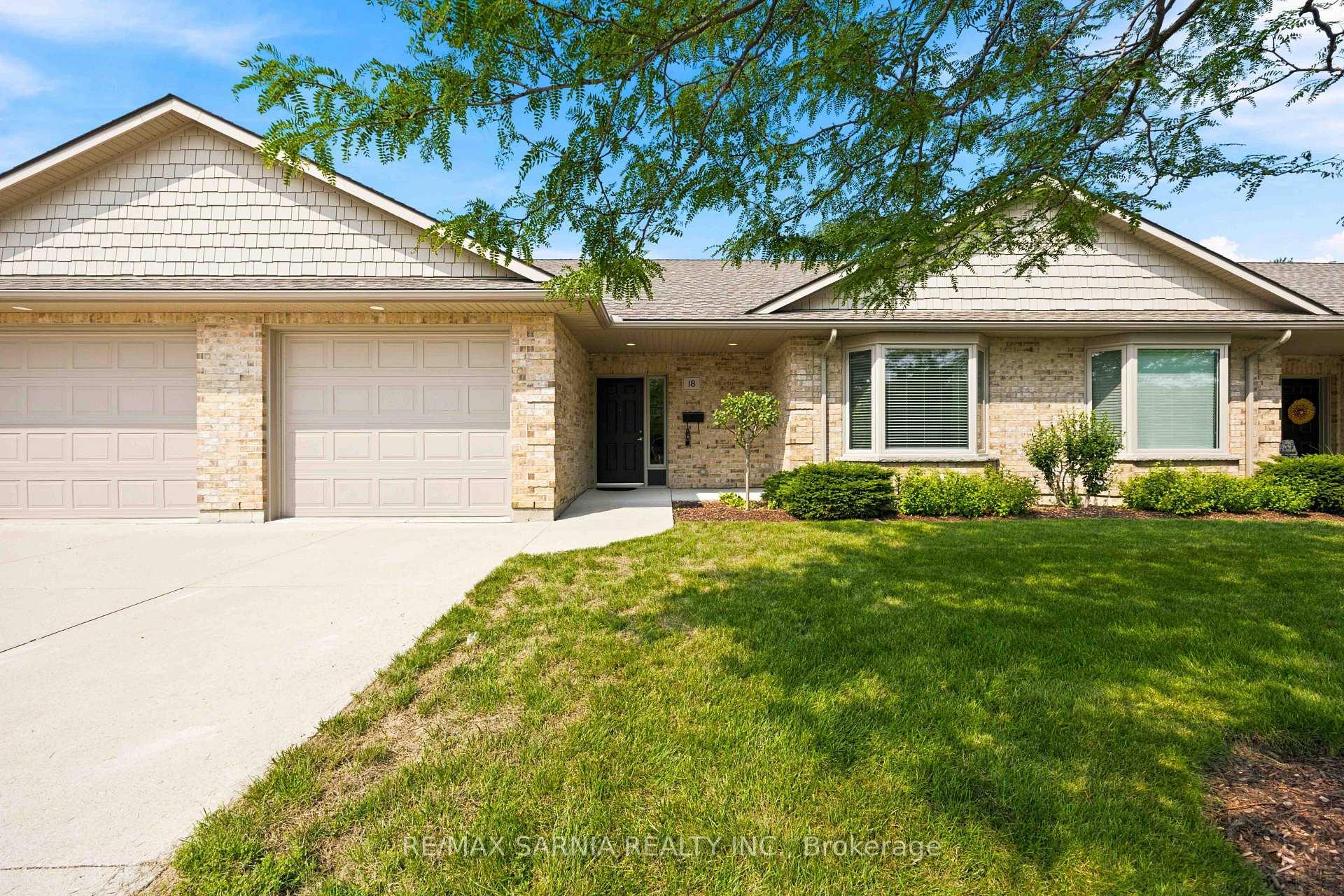 Photo 2 of Unit 18, 5969 Townsend Line, Lambton Shores, Forest — HOMEH