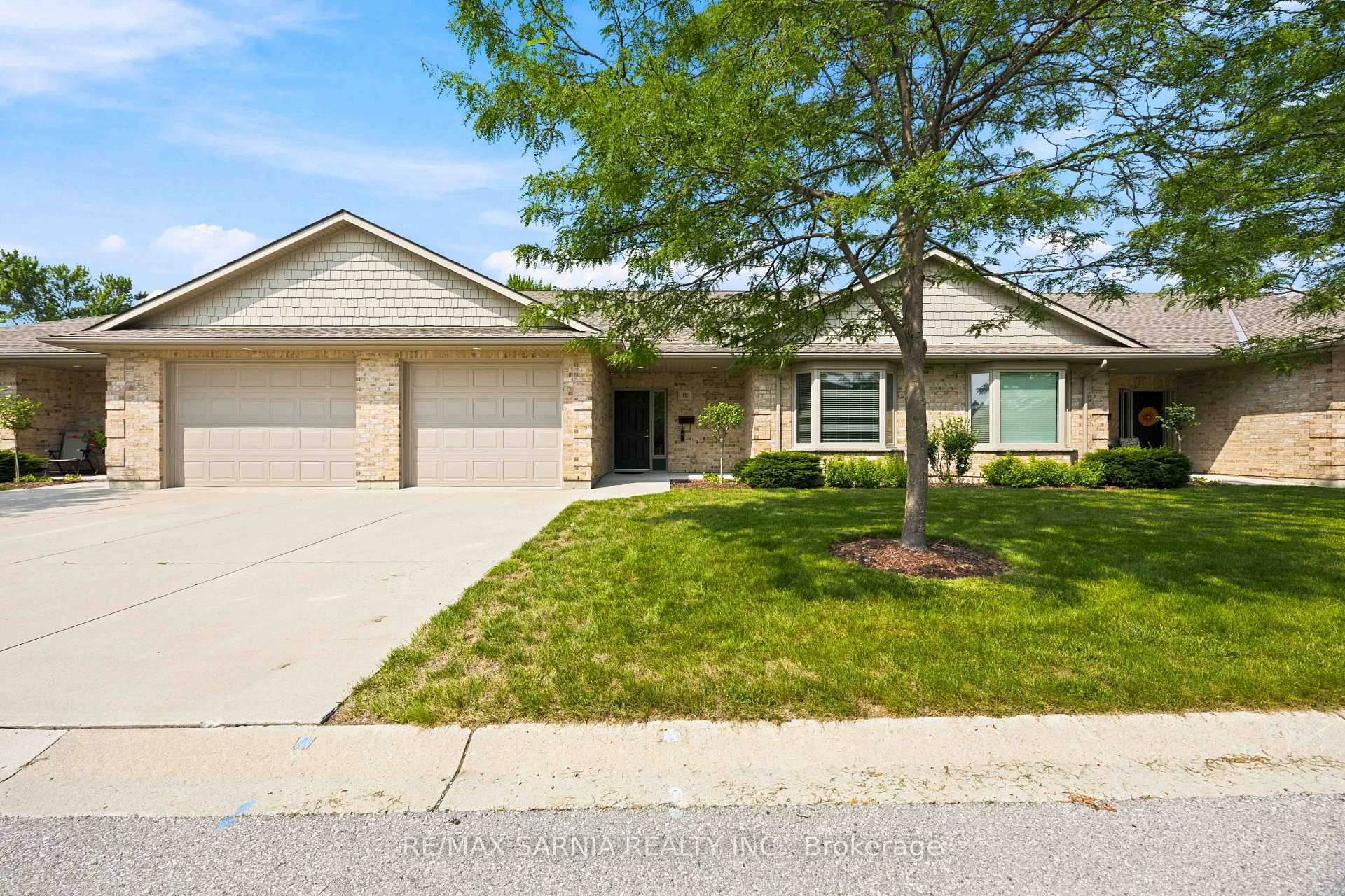 Photo 3 of Unit 18, 5969 Townsend Line, Lambton Shores, Forest — HOMEH