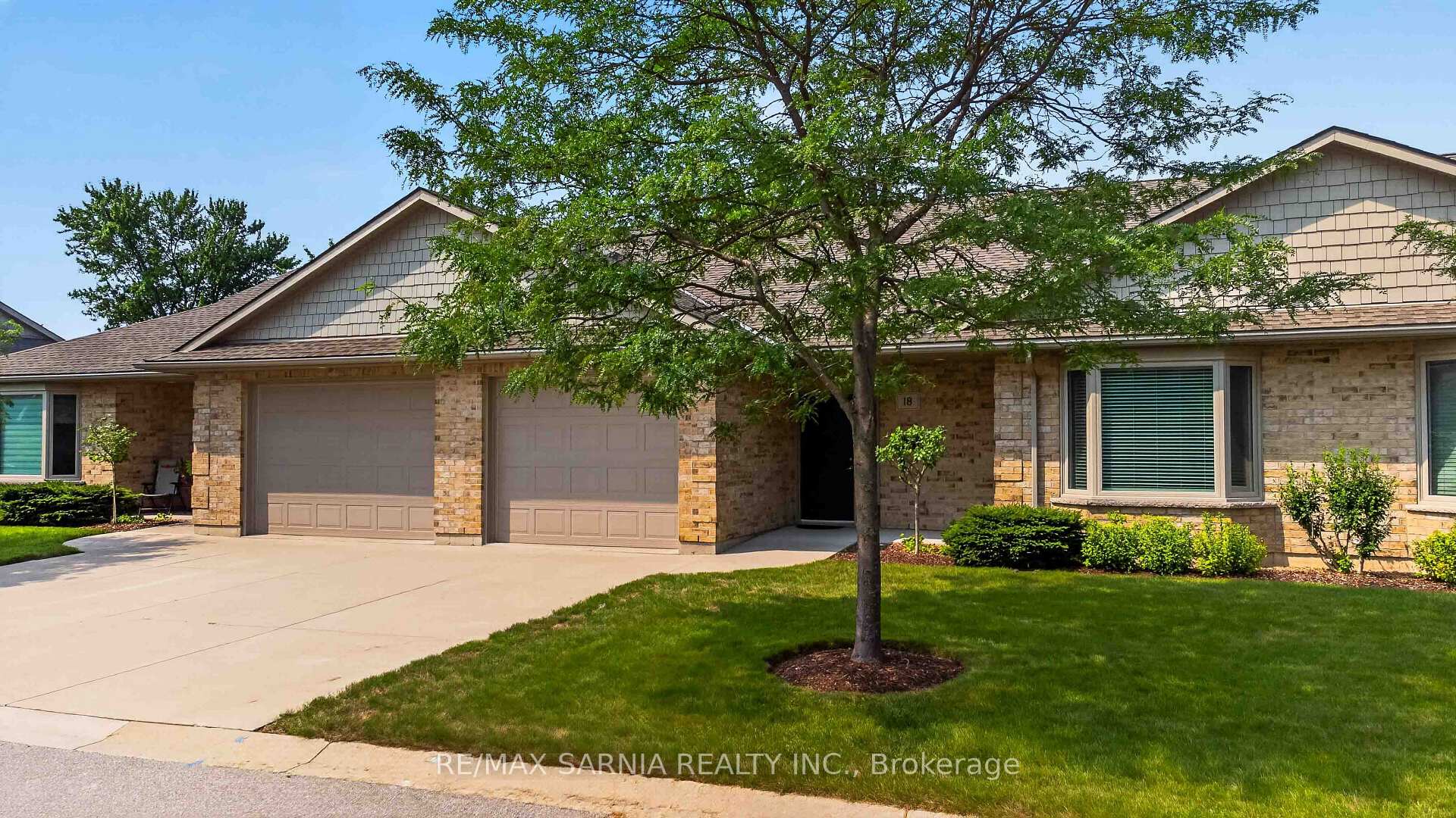 Photo 6 of Unit 18, 5969 Townsend Line, Lambton Shores, Forest — HOMEH
