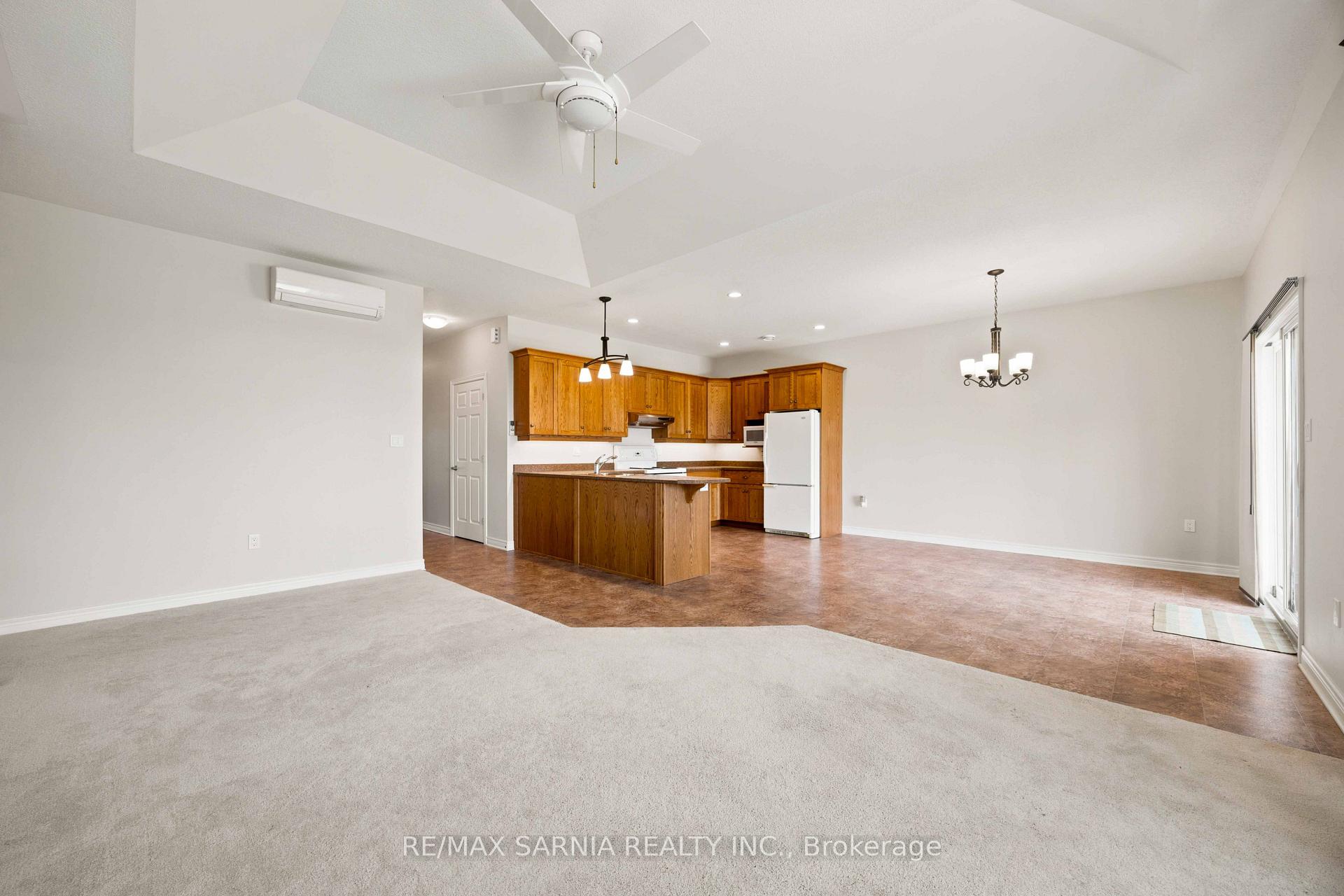 Photo 15 of Unit 18, 5969 Townsend Line, Lambton Shores, Forest — HOMEH