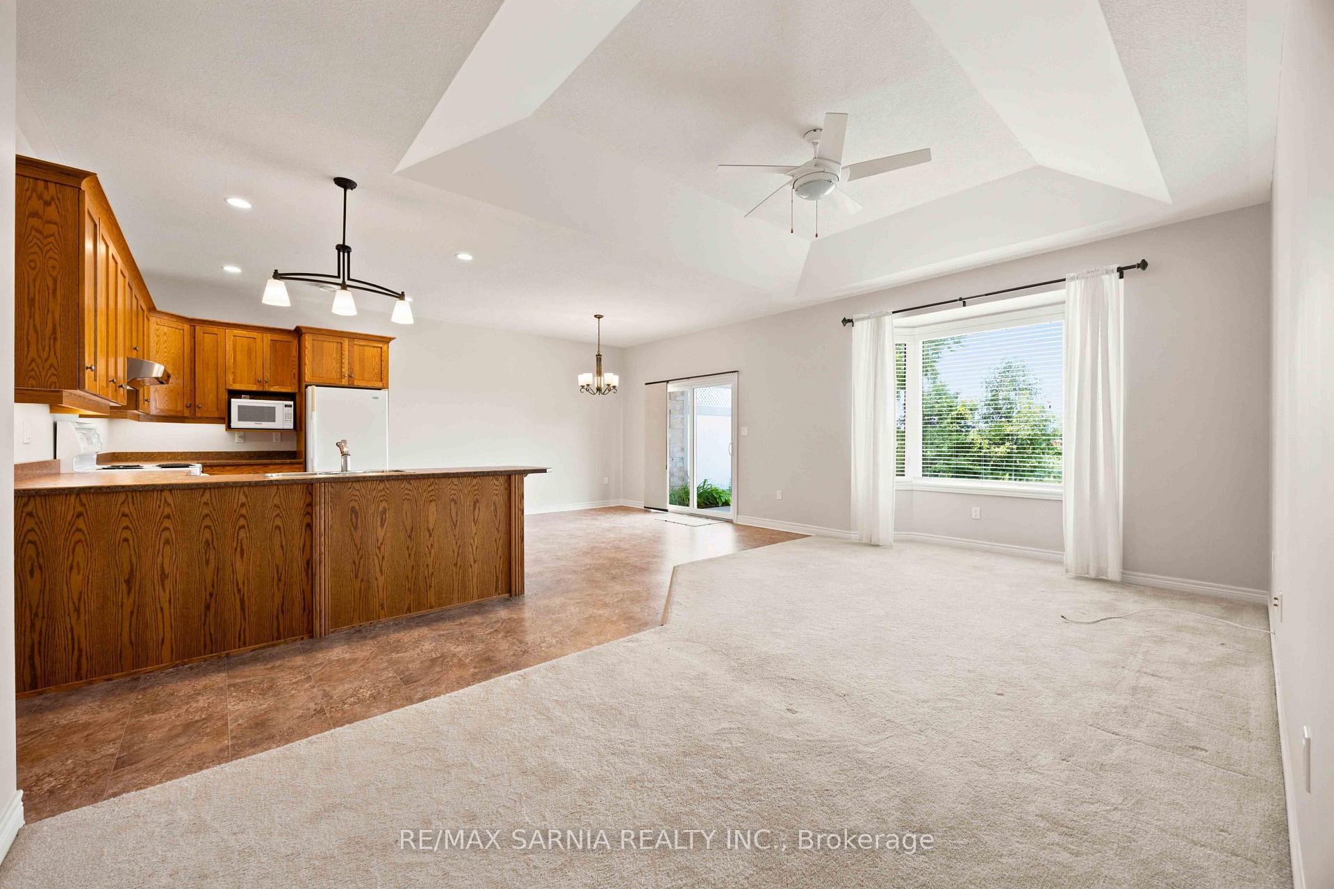 Photo 18 of Unit 18, 5969 Townsend Line, Lambton Shores, Forest — HOMEH