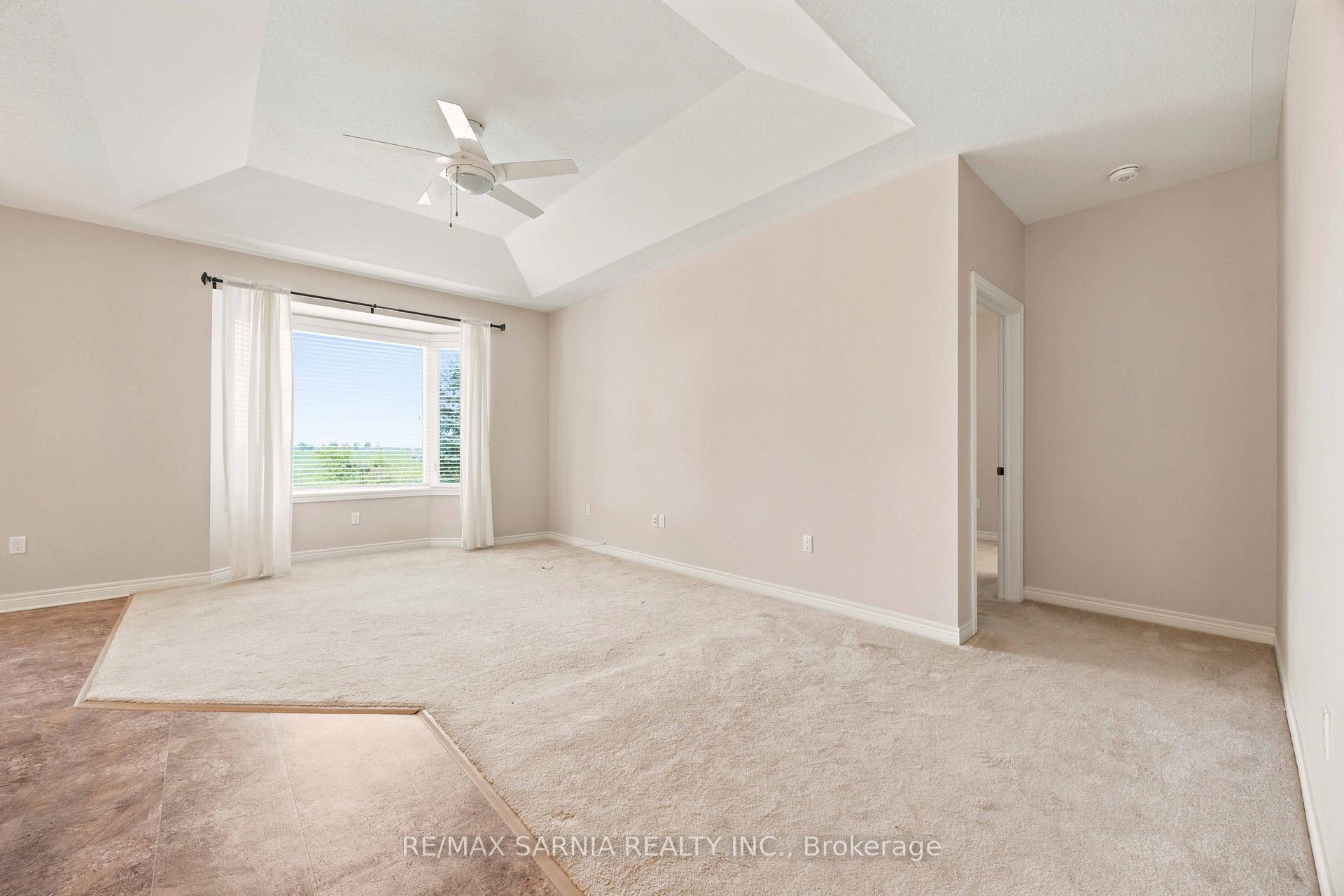 Photo 19 of Unit 18, 5969 Townsend Line, Lambton Shores, Forest — HOMEH