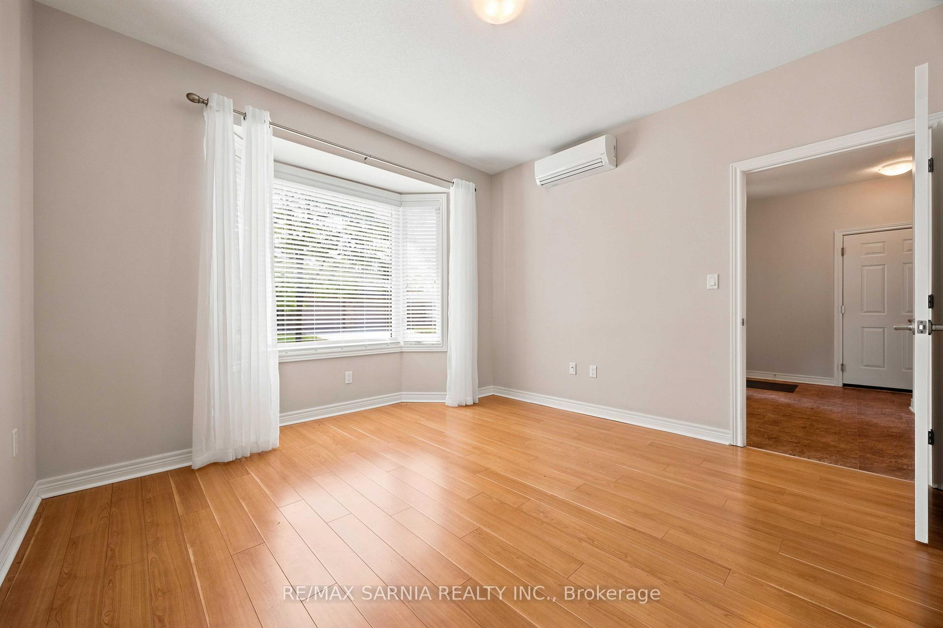 Photo 23 of Unit 18, 5969 Townsend Line, Lambton Shores, Forest — HOMEH