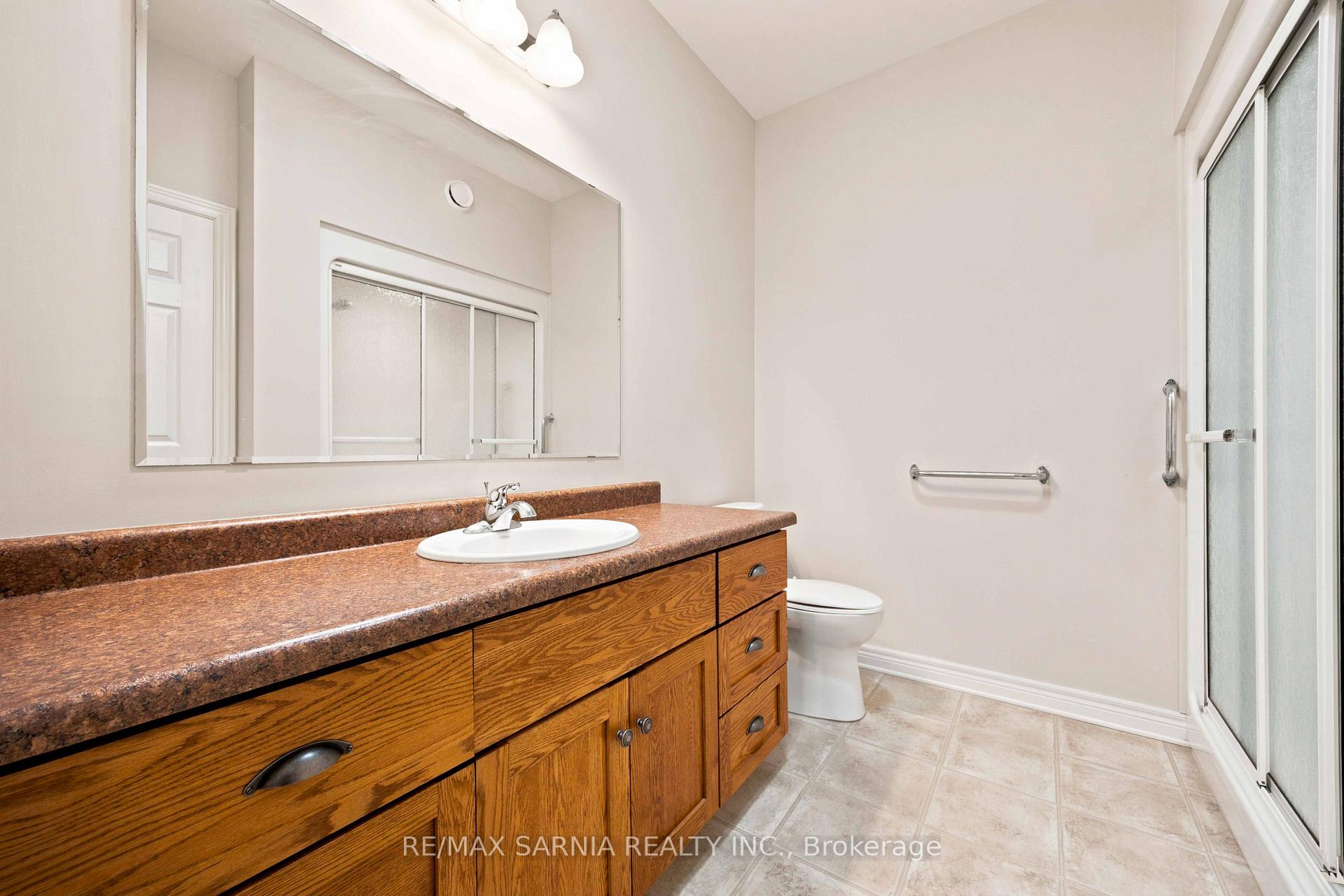 Photo 30 of Unit 18, 5969 Townsend Line, Lambton Shores, Forest — HOMEH