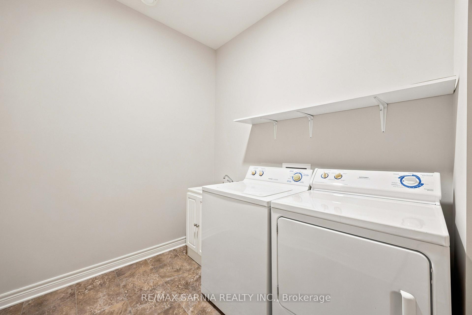 Photo 32 of Unit 18, 5969 Townsend Line, Lambton Shores, Forest — HOMEH