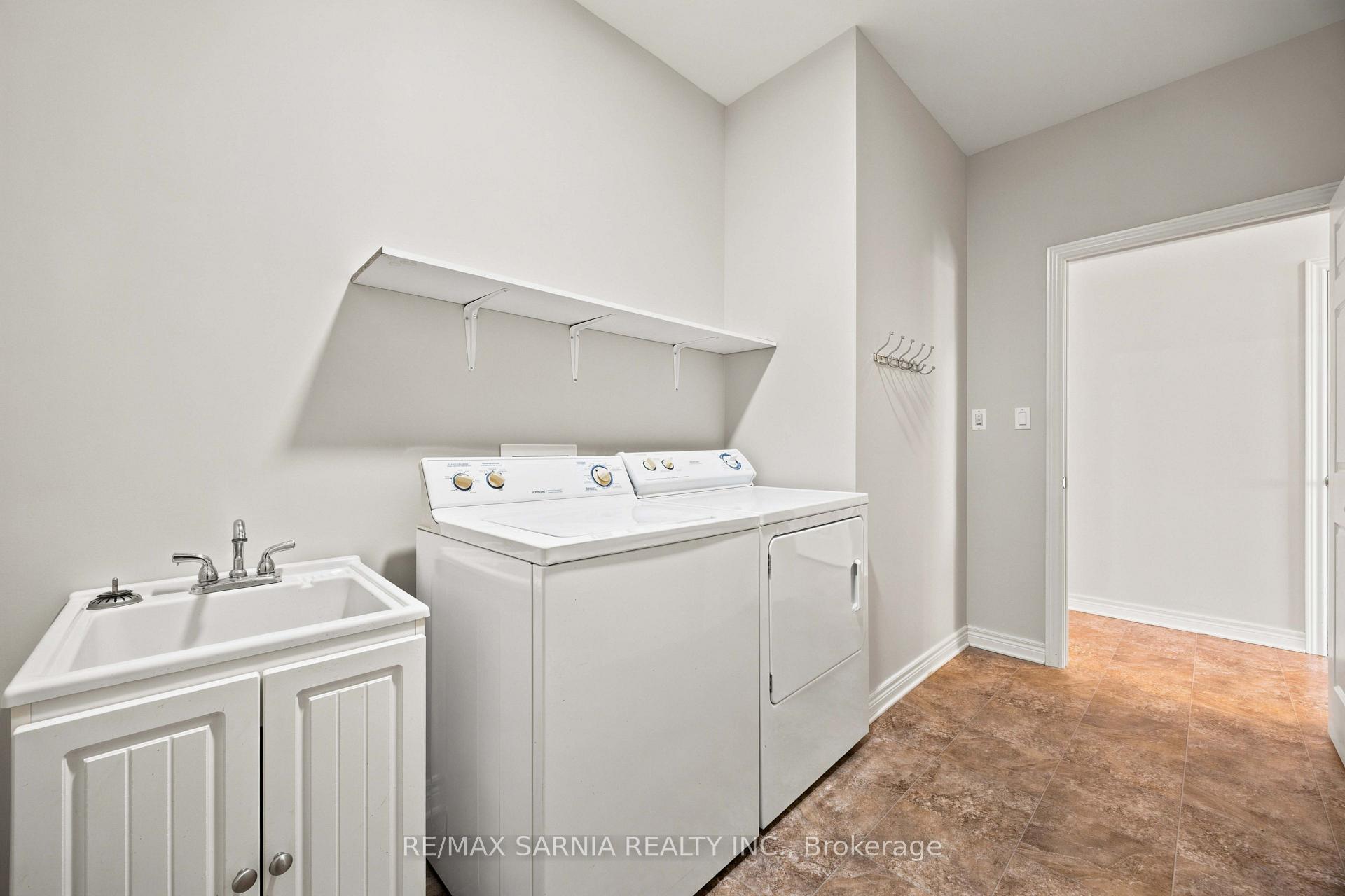 Photo 33 of Unit 18, 5969 Townsend Line, Lambton Shores, Forest — HOMEH