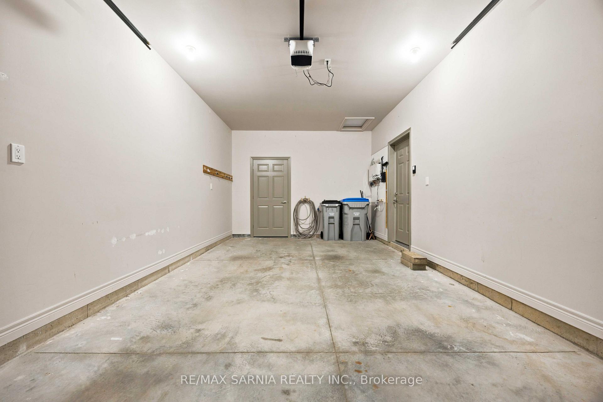 Photo 35 of Unit 18, 5969 Townsend Line, Lambton Shores, Forest — HOMEH
