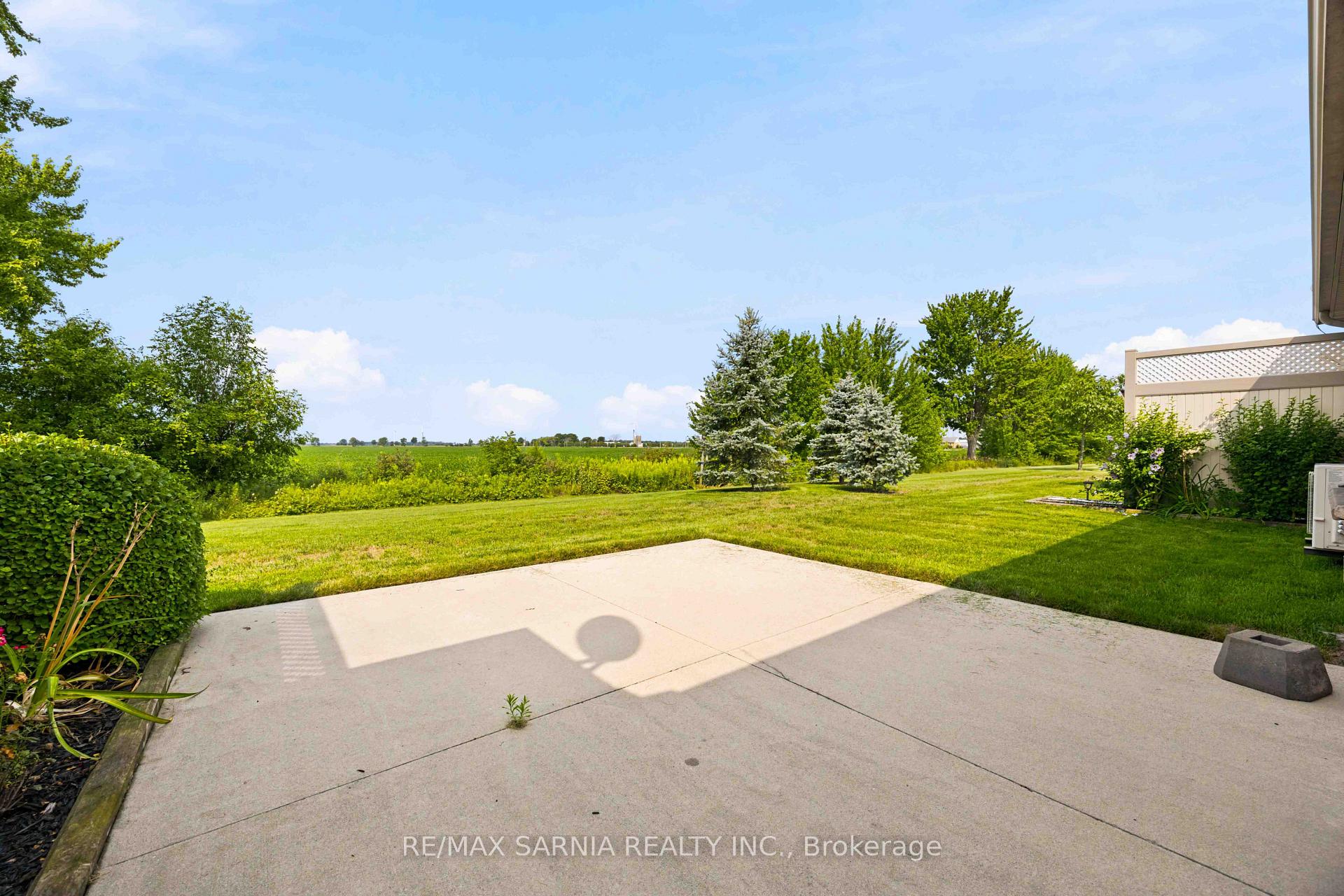Photo 36 of Unit 18, 5969 Townsend Line, Lambton Shores, Forest — HOMEH
