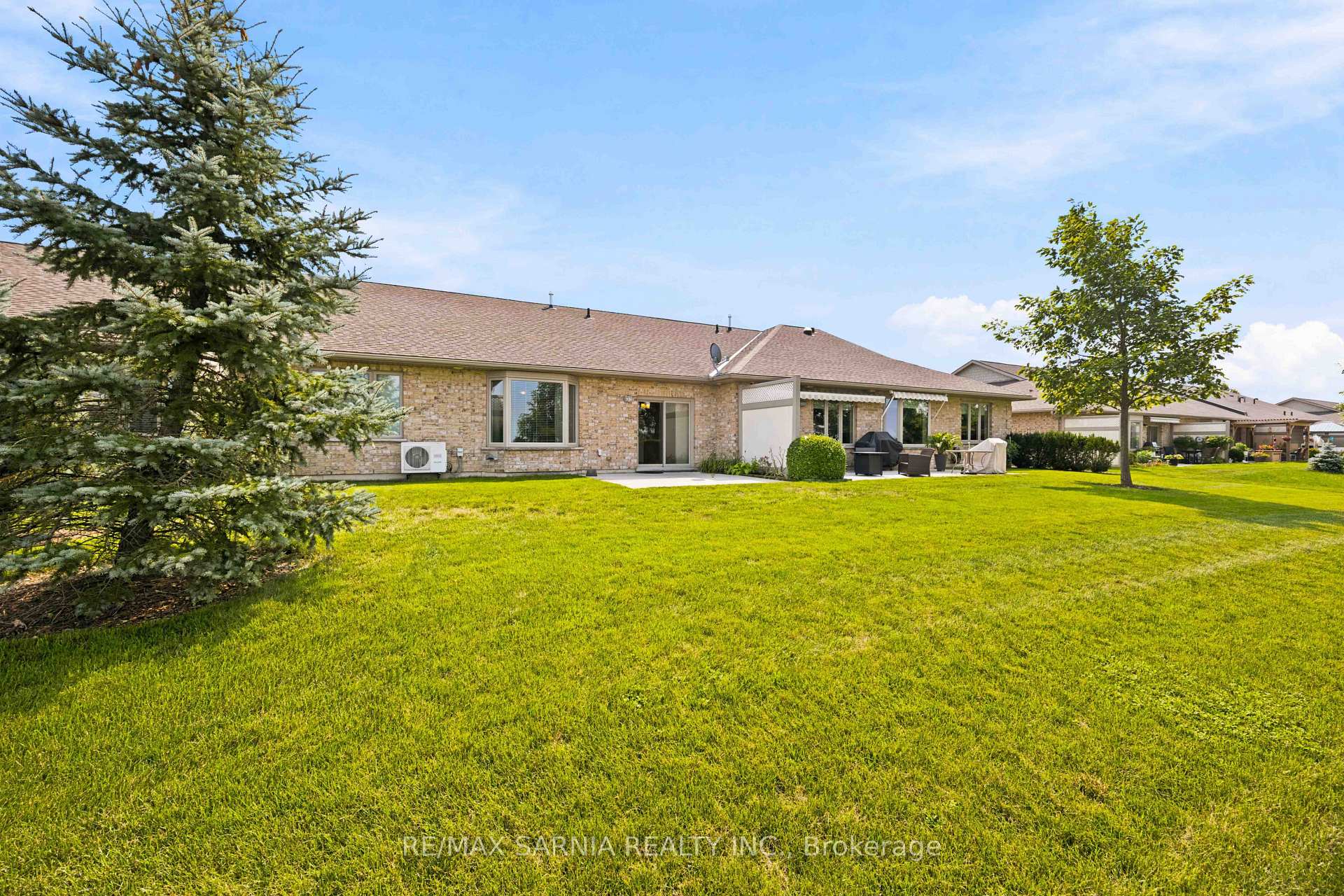 Photo 39 of Unit 18, 5969 Townsend Line, Lambton Shores, Forest — HOMEH