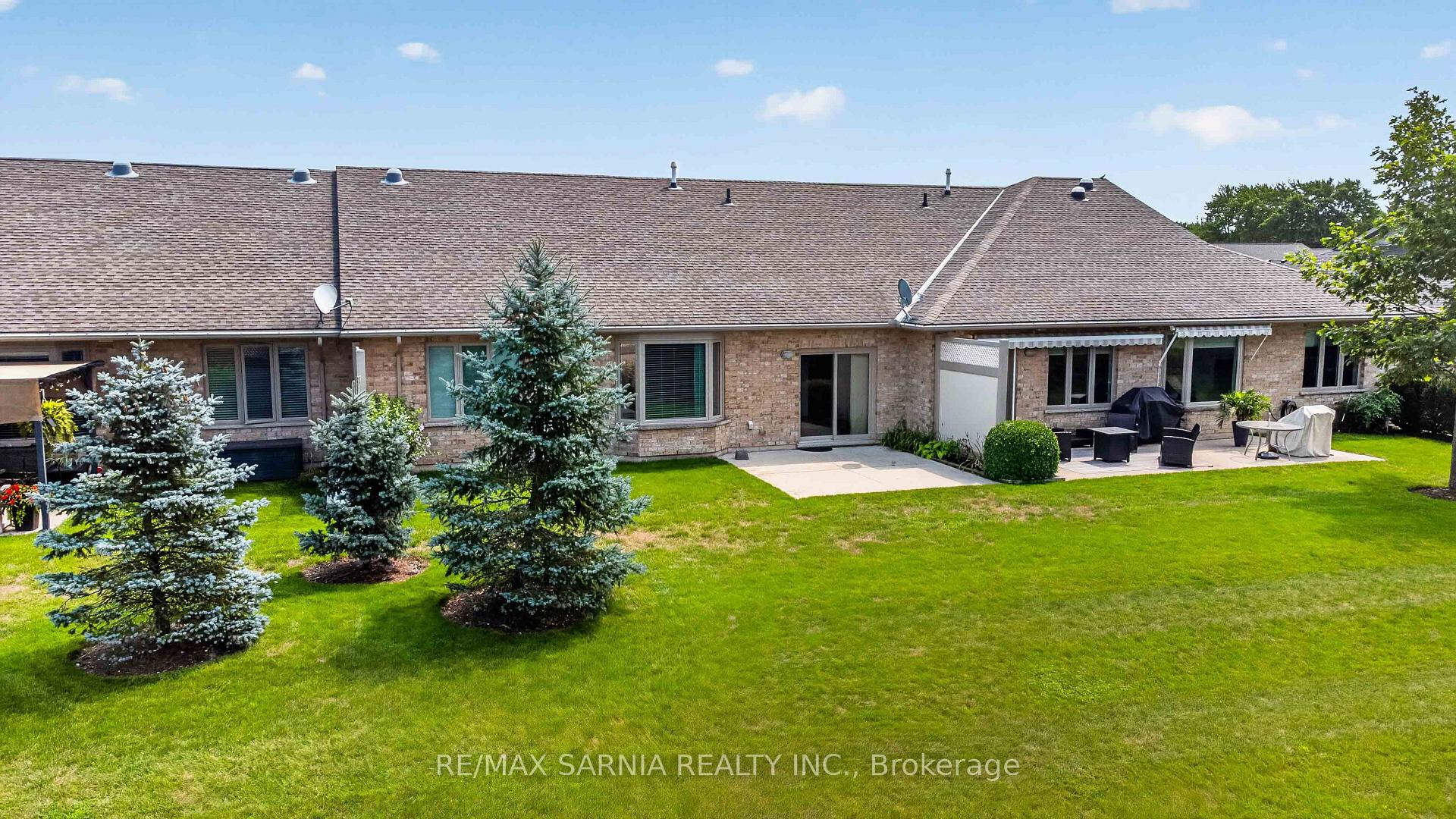 Photo 41 of Unit 18, 5969 Townsend Line, Lambton Shores, Forest — HOMEH