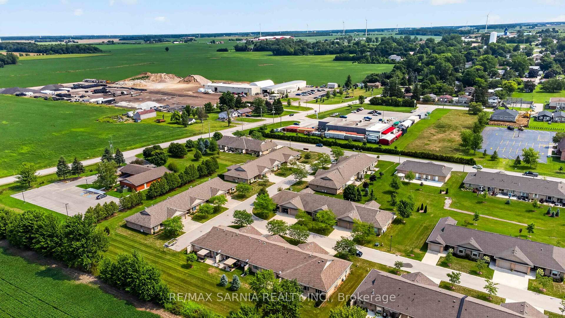 Photo 43 of Unit 18, 5969 Townsend Line, Lambton Shores, Forest — HOMEH