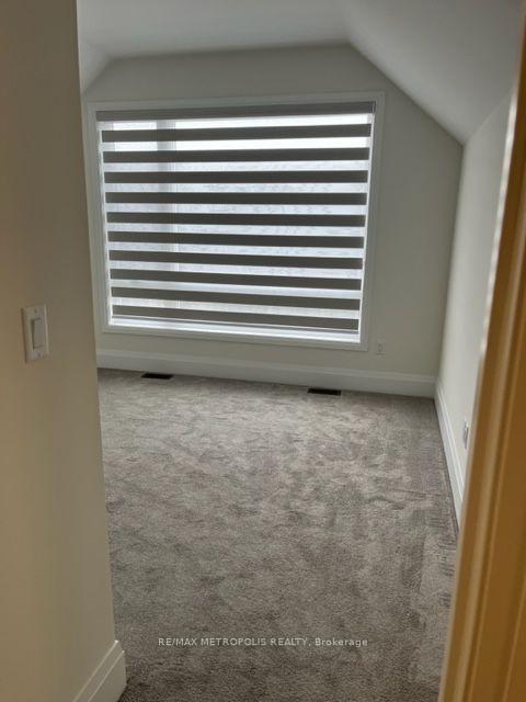 Photo 10 of 17 Vern Robertson Gate, Uxbridge — HOMEH