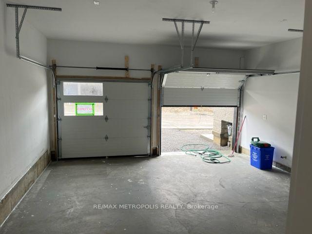 Photo 34 of 17 Vern Robertson Gate, Uxbridge — HOMEH