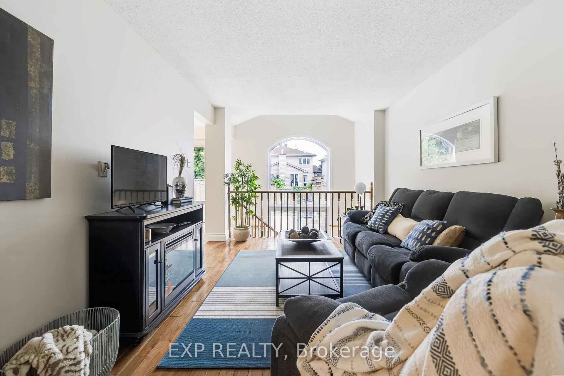 Photo 9 of 110 Cedarock Drive, Ottawa, Kanata - Bridlewood — HOMEH