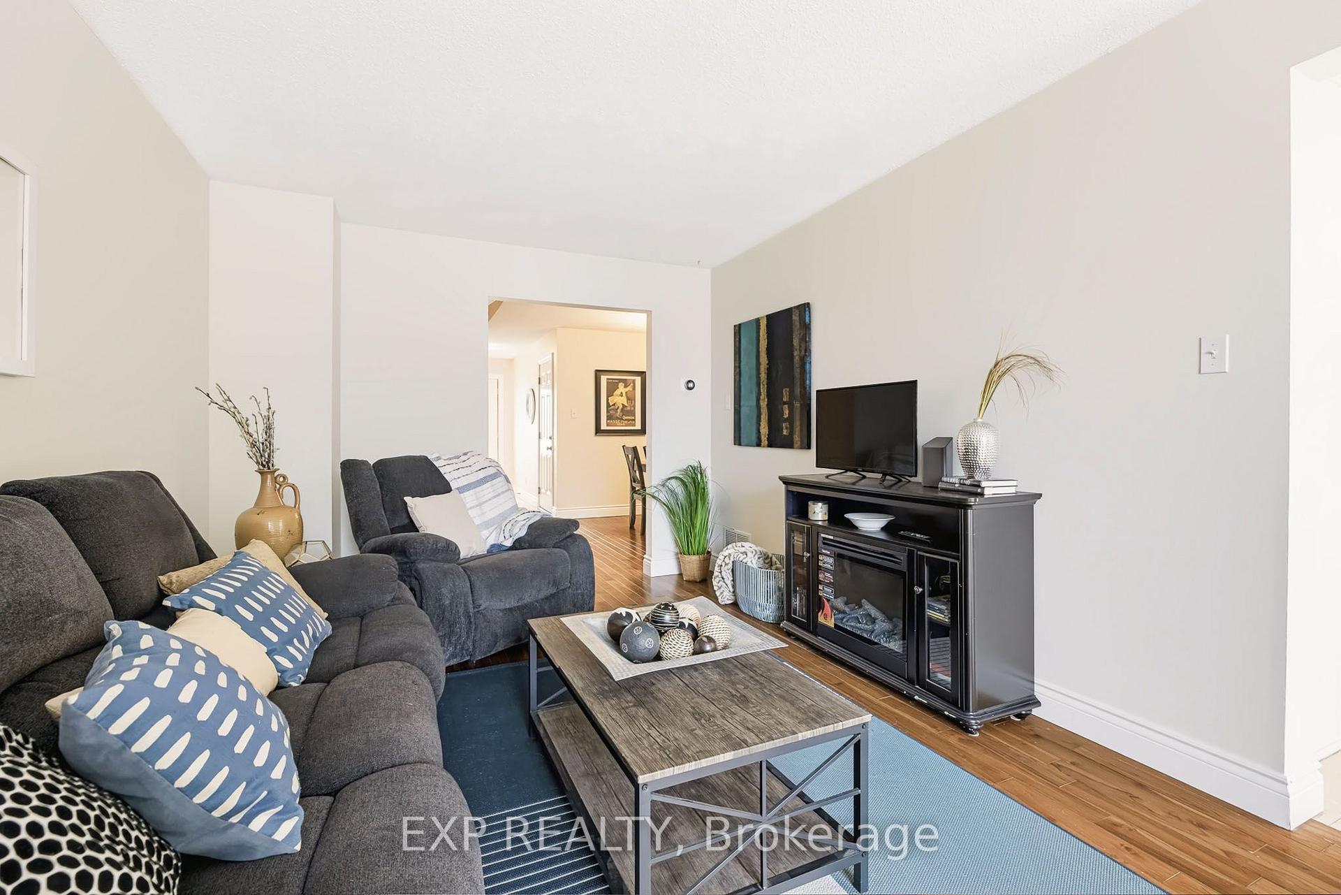 Photo 12 of 110 Cedarock Drive, Ottawa, Kanata - Bridlewood — HOMEH