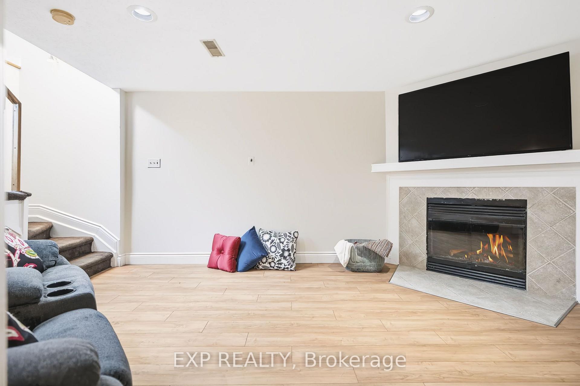 Photo 35 of 110 Cedarock Drive, Ottawa, Kanata - Bridlewood — HOMEH
