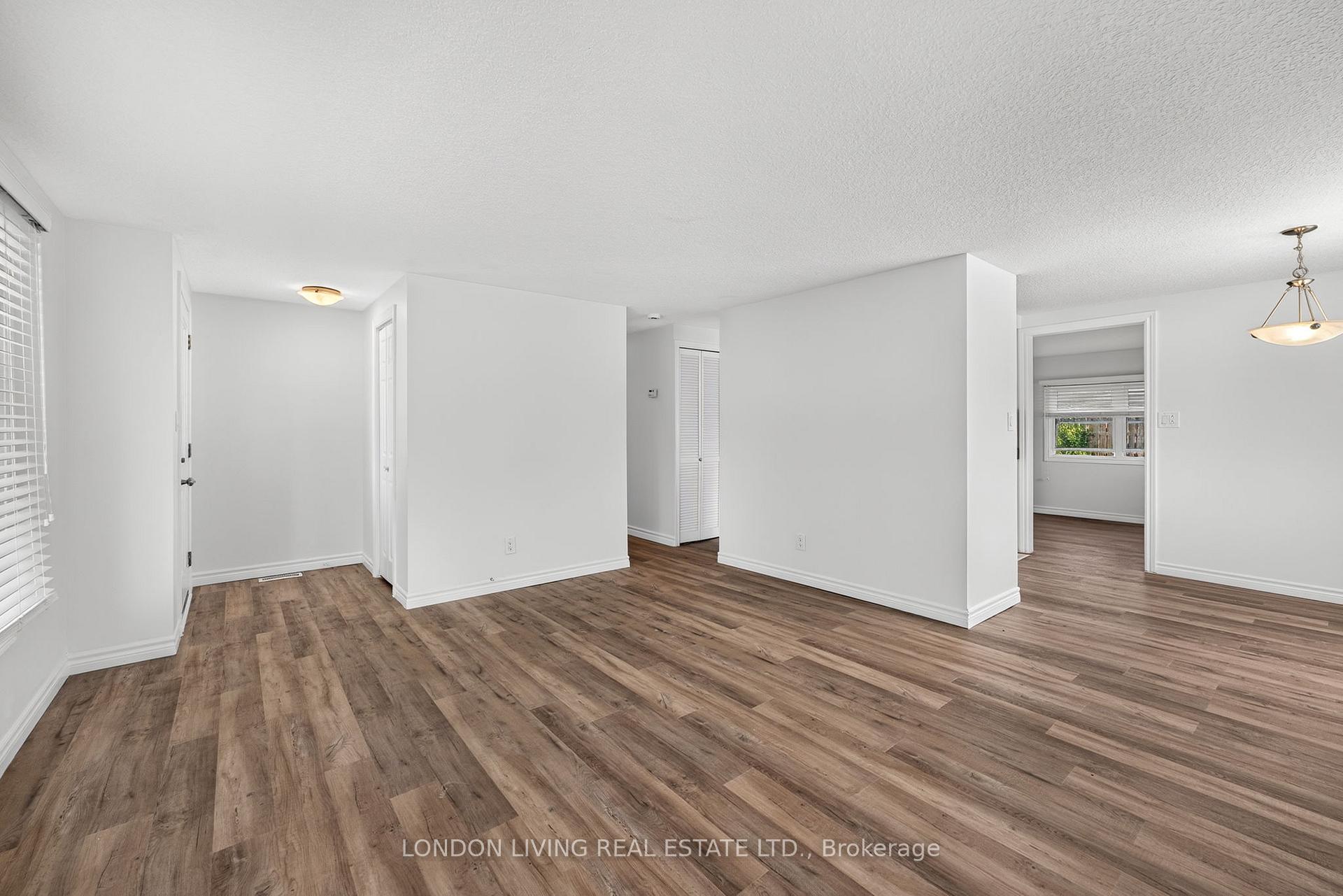 Photo 9 of 23 Pebble Beach Parkway, South Huron, Stephen — HOMEH