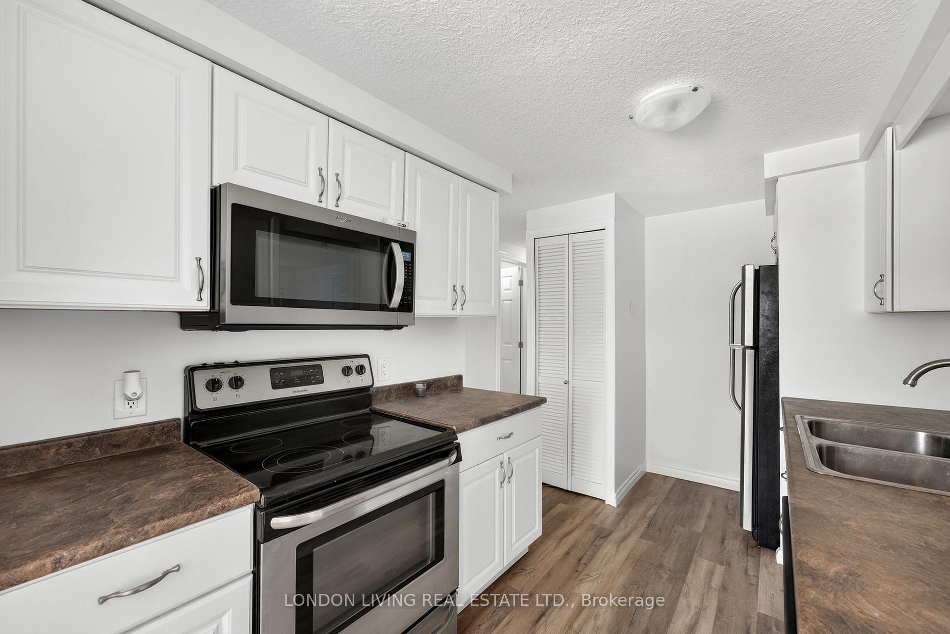 Photo 11 of 23 Pebble Beach Parkway, South Huron, Stephen — HOMEH