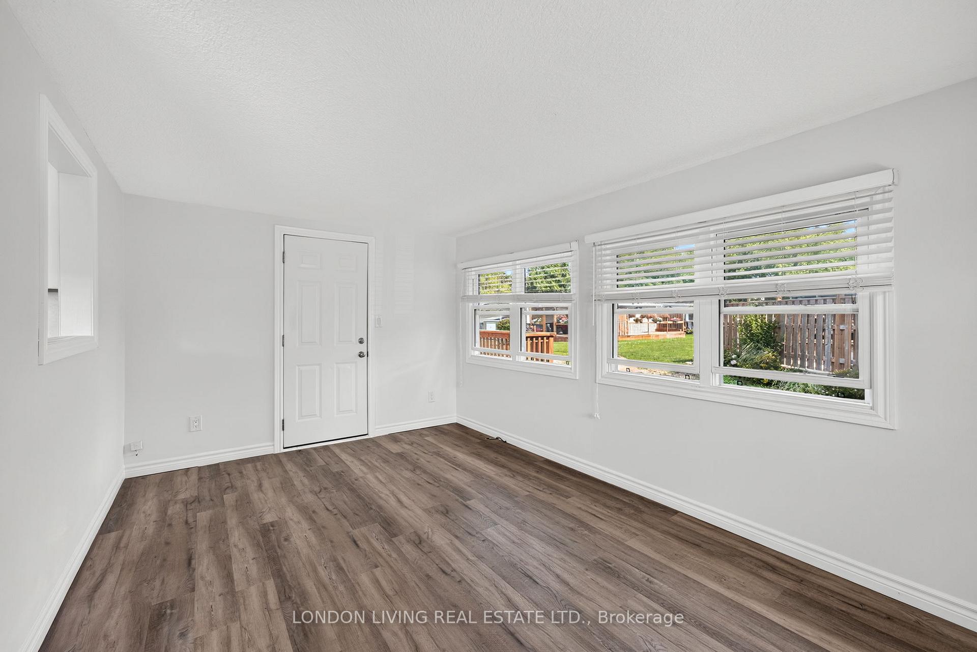 Photo 13 of 23 Pebble Beach Parkway, South Huron, Stephen — HOMEH