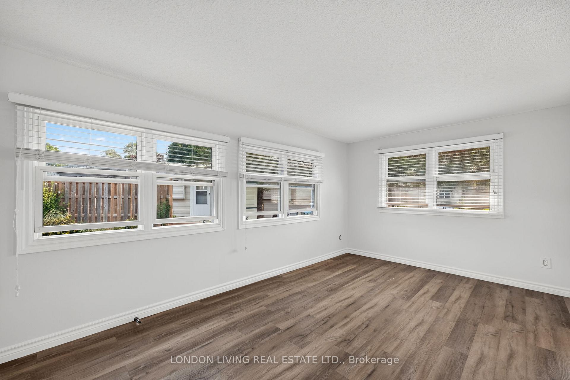 Photo 15 of 23 Pebble Beach Parkway, South Huron, Stephen — HOMEH