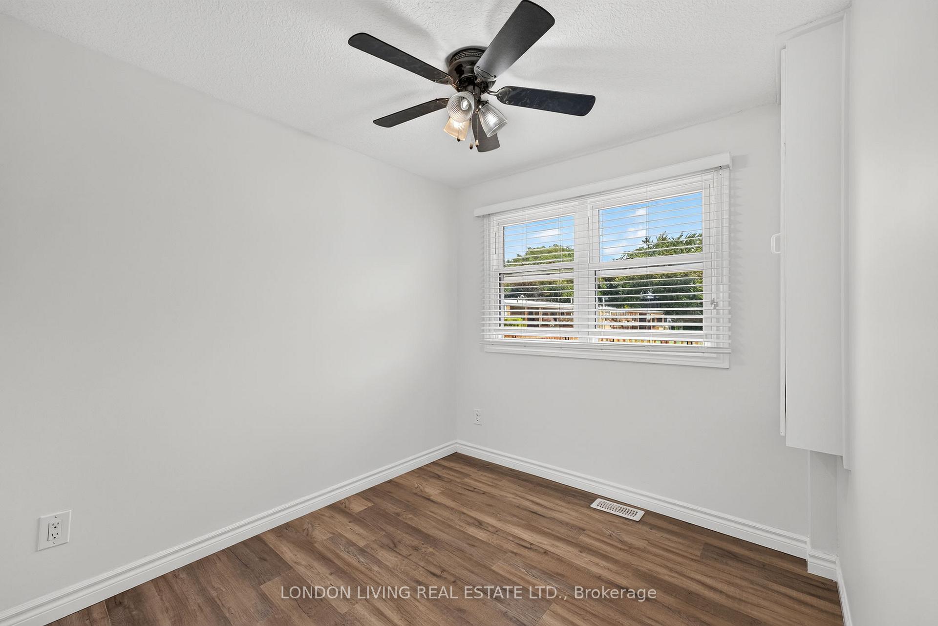 Photo 20 of 23 Pebble Beach Parkway, South Huron, Stephen — HOMEH