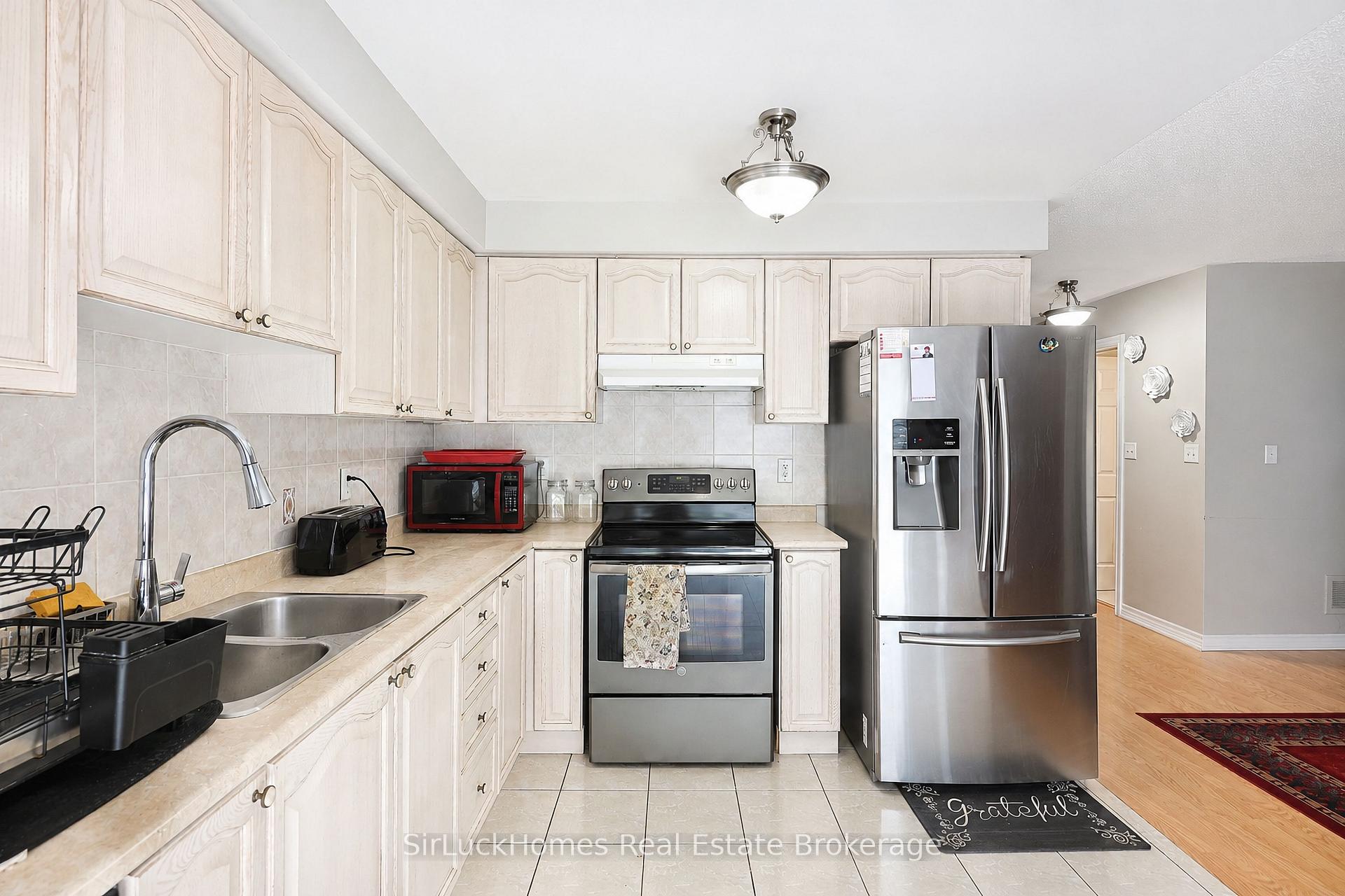 Photo 15 of 32 Polar Bear Place, Brampton, Sandringham-Wellington — HOMEH