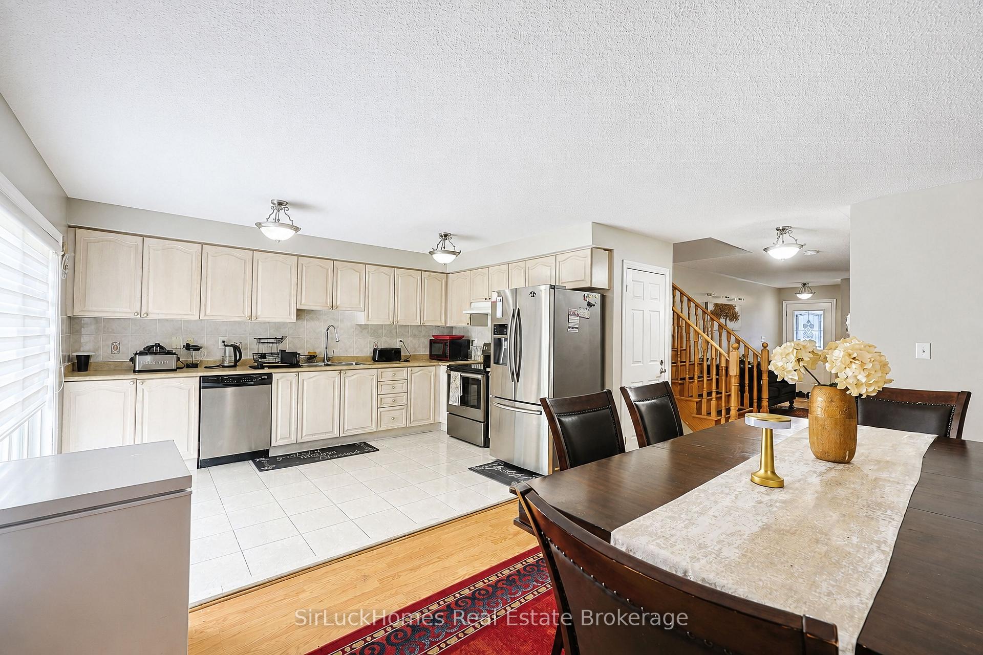 Photo 16 of 32 Polar Bear Place, Brampton, Sandringham-Wellington — HOMEH