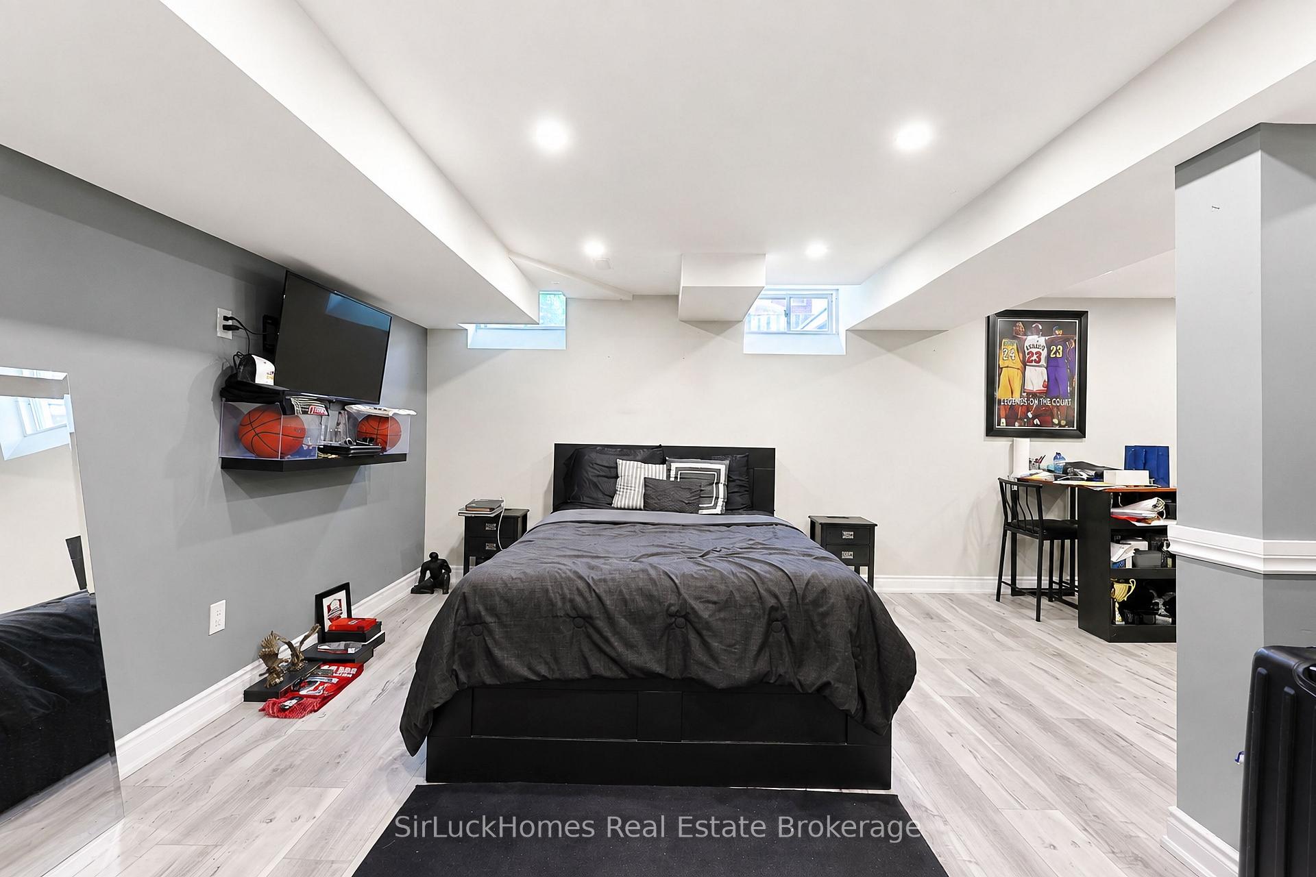 Photo 23 of 32 Polar Bear Place, Brampton, Sandringham-Wellington — HOMEH