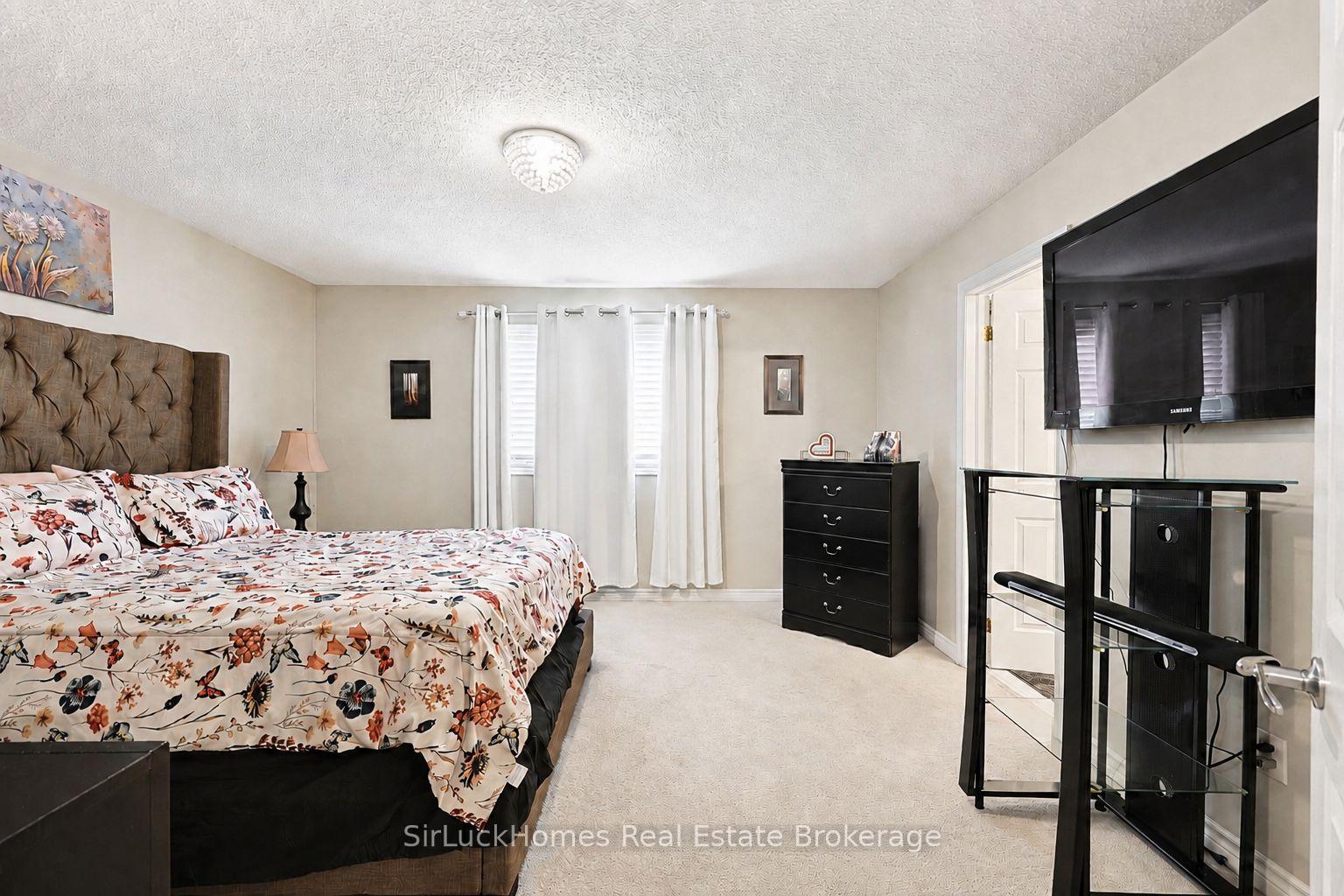 Photo 26 of 32 Polar Bear Place, Brampton, Sandringham-Wellington — HOMEH