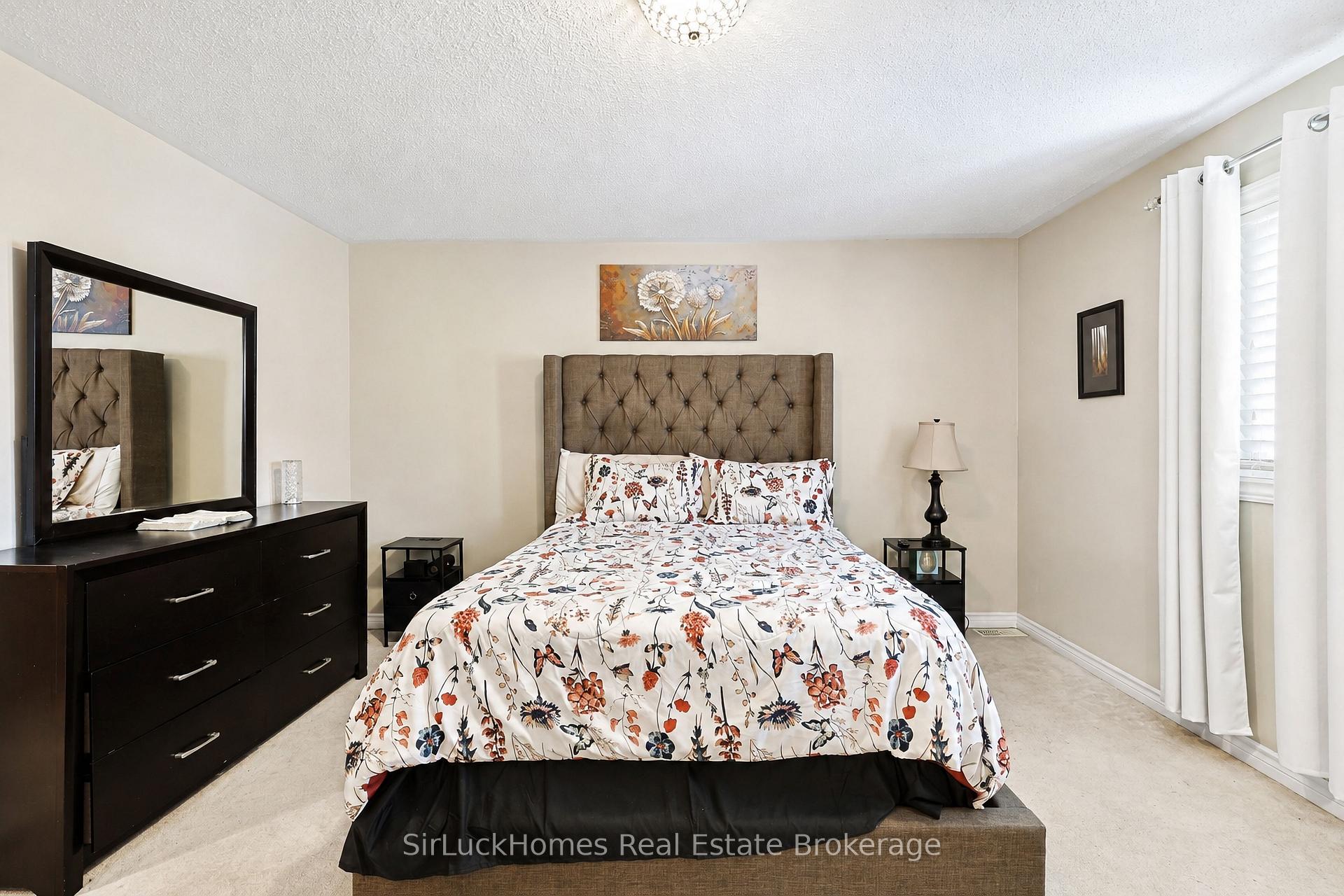 Photo 27 of 32 Polar Bear Place, Brampton, Sandringham-Wellington — HOMEH